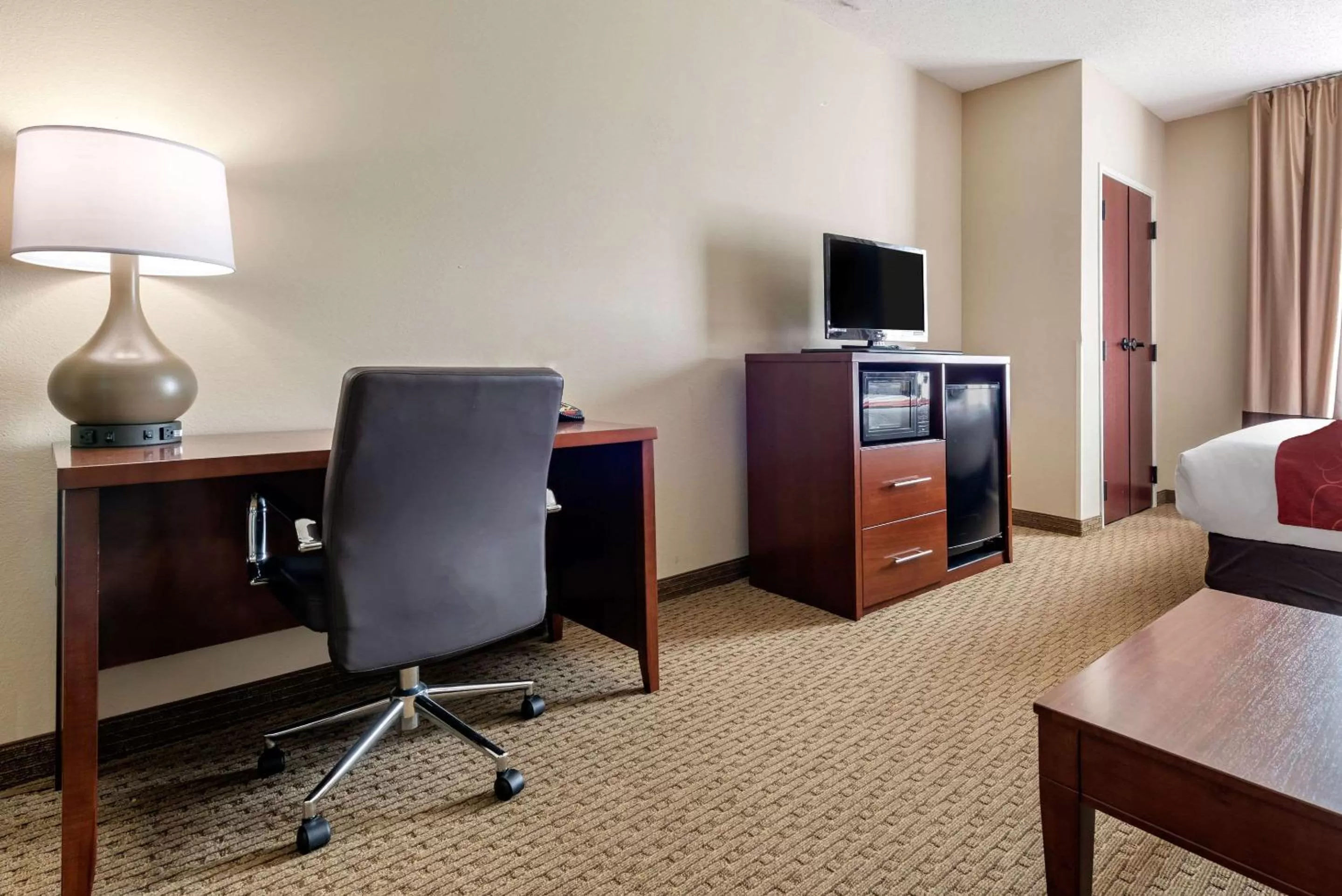Photo of the whole room in Holiday Inn Express & Suites Hebron - Cincinnati Airport by IHG