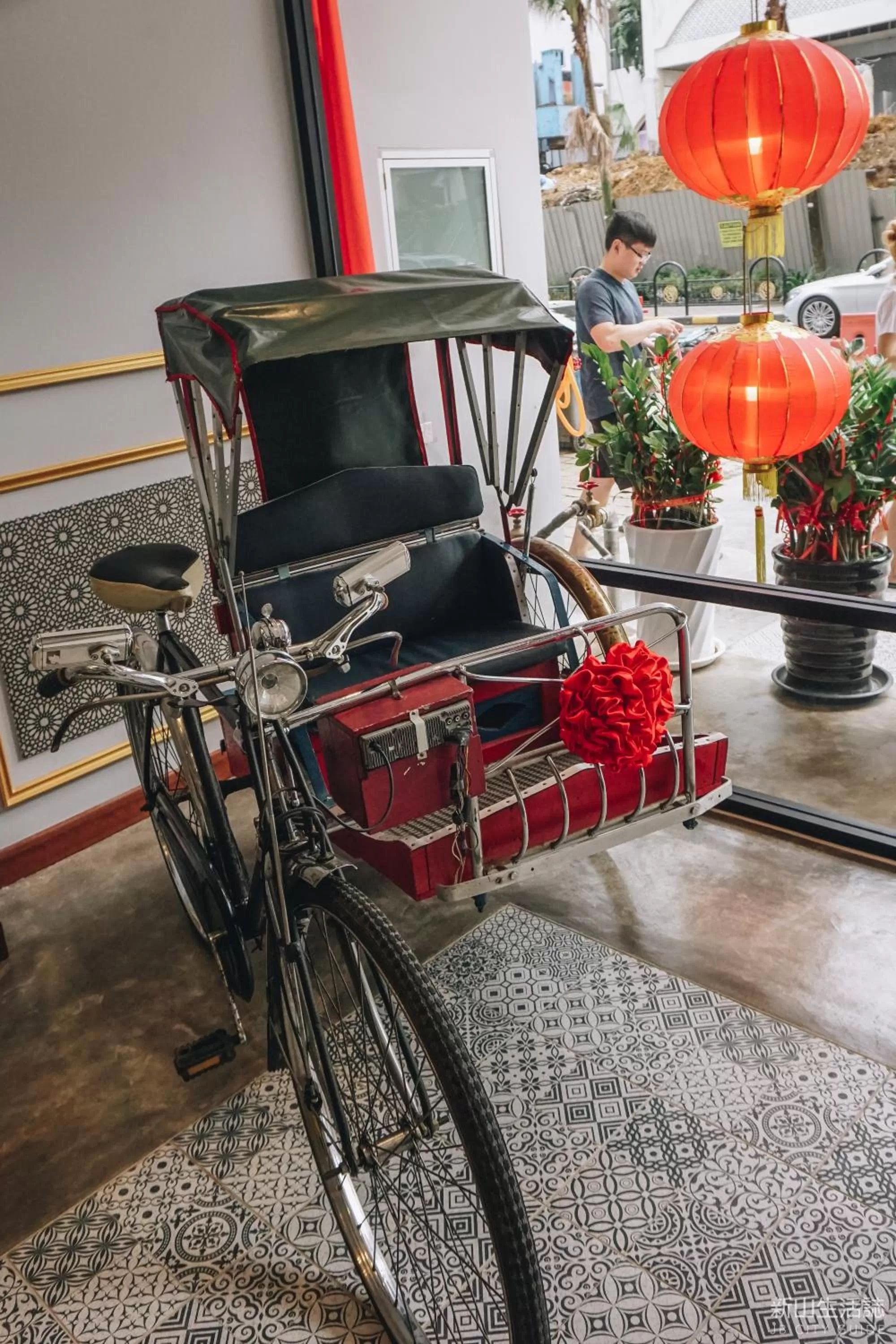 HOTEL CIQ, JALAN TRUS