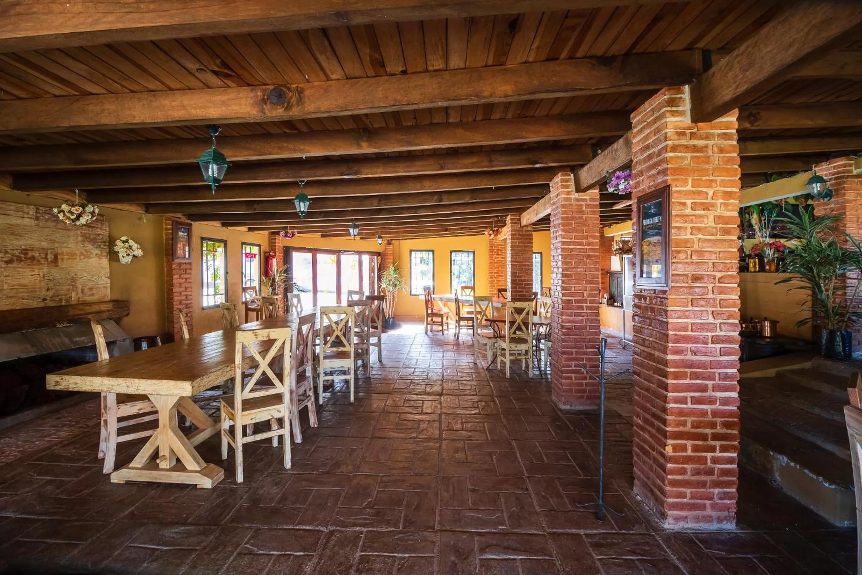 Restaurant/places to eat in Hotel Pozo Viejo