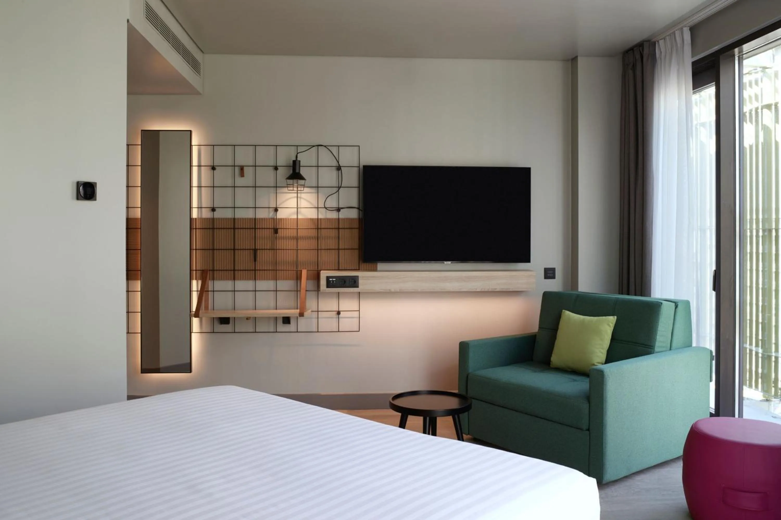 Photo of the whole room, Bed in Moxy Athens City