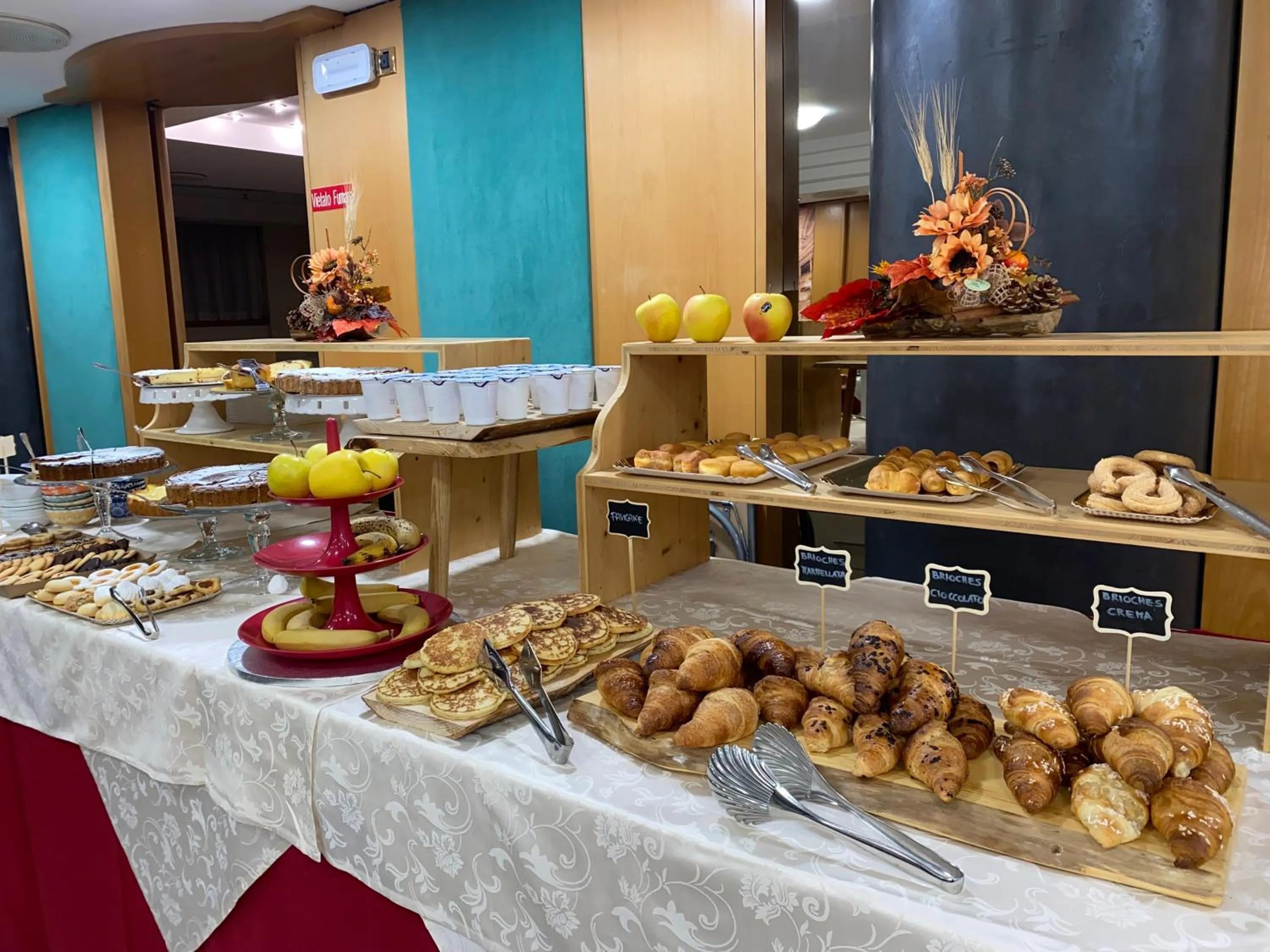 Buffet breakfast in Hotel Casagrande