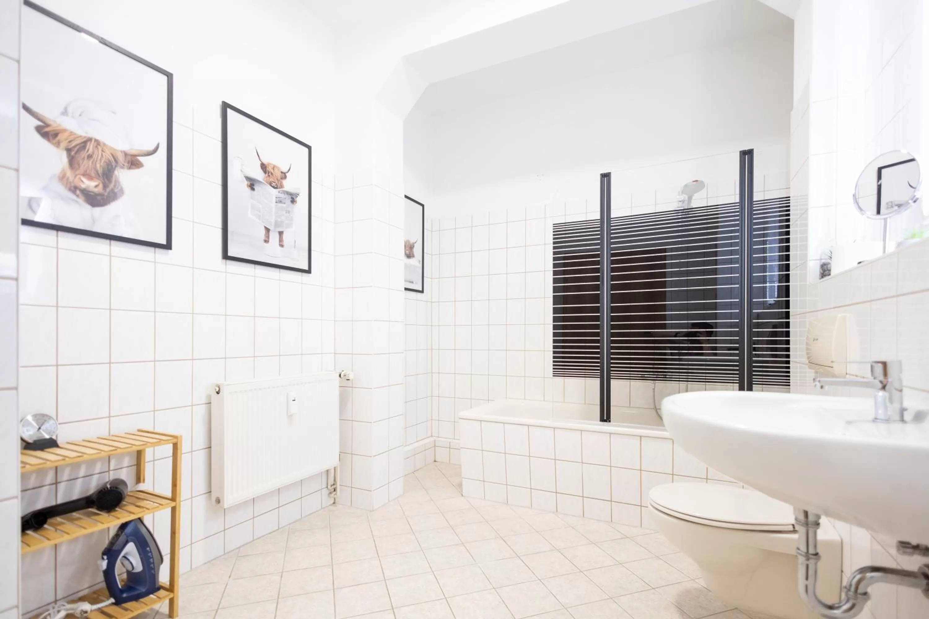 Bathroom in Ko-Living Space an der Oper - Street Art Design Apartments