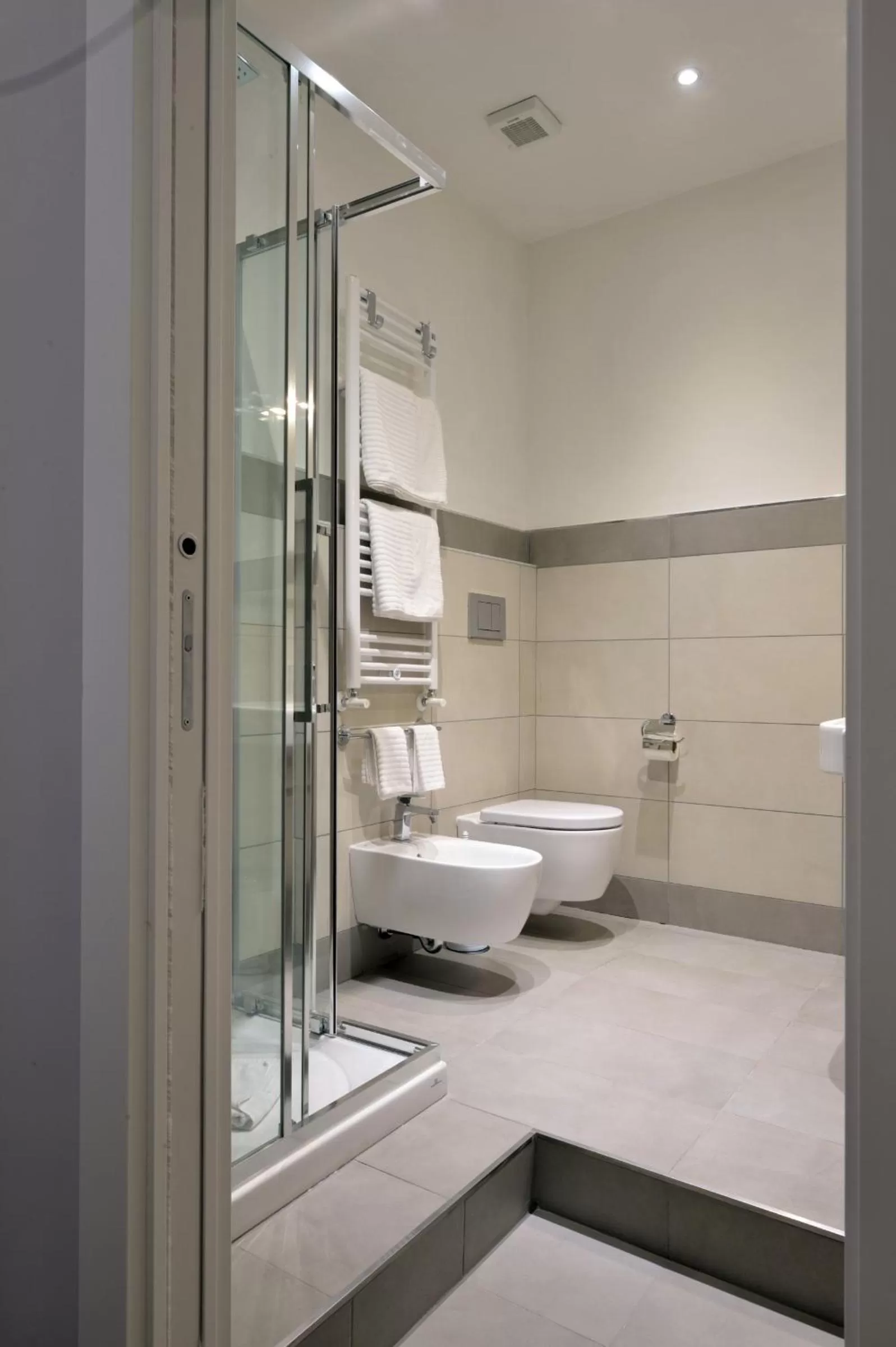 Bathroom in Star Vatican Rooms