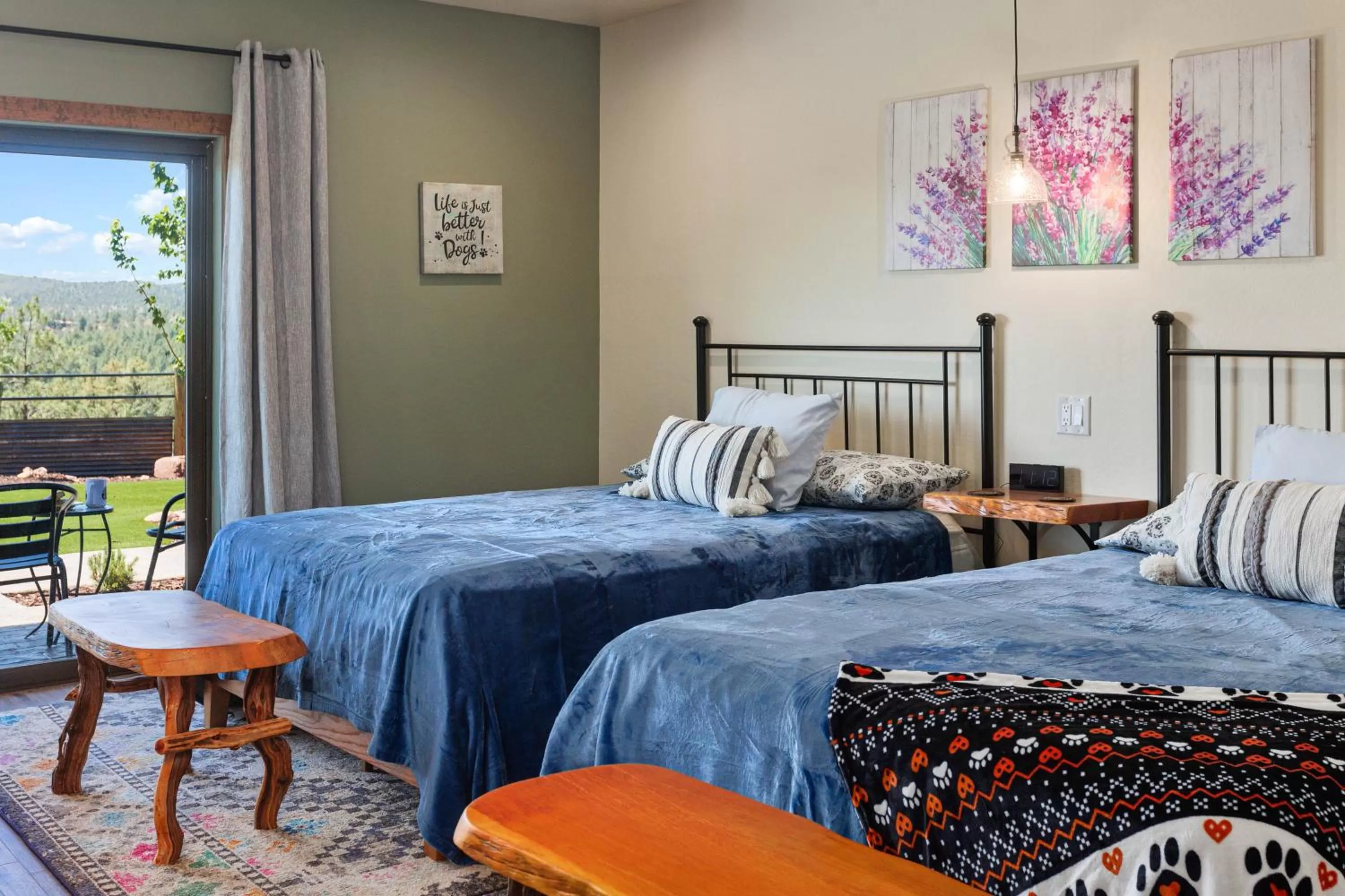 Photo of the whole room, Bed in Lodge at 5600