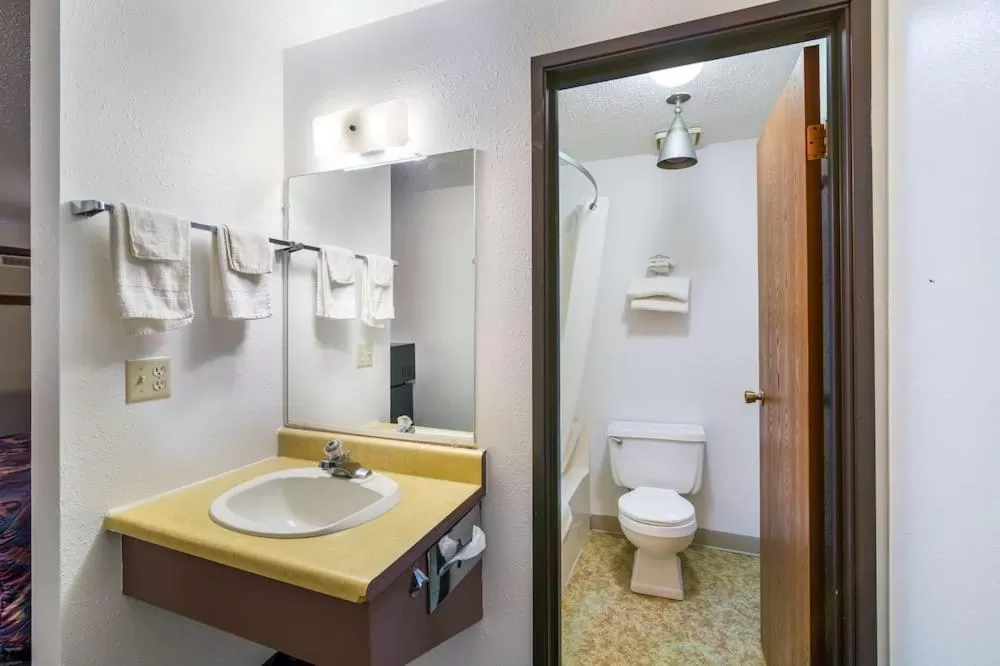 Rodeway Inn Gateway to Medora T-Roosevelt & Makoshika State Park