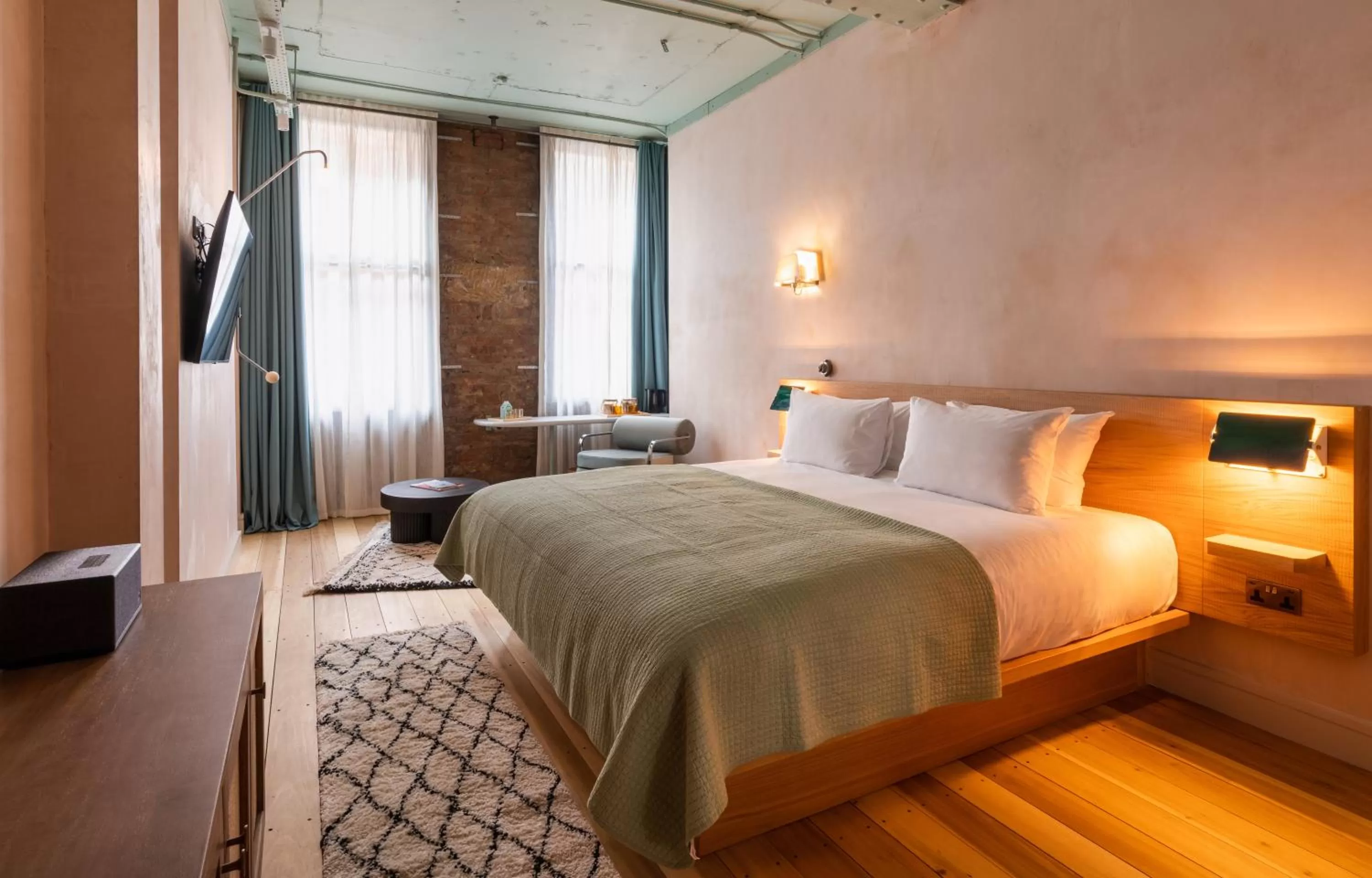 Bedroom, Bed in The Alan