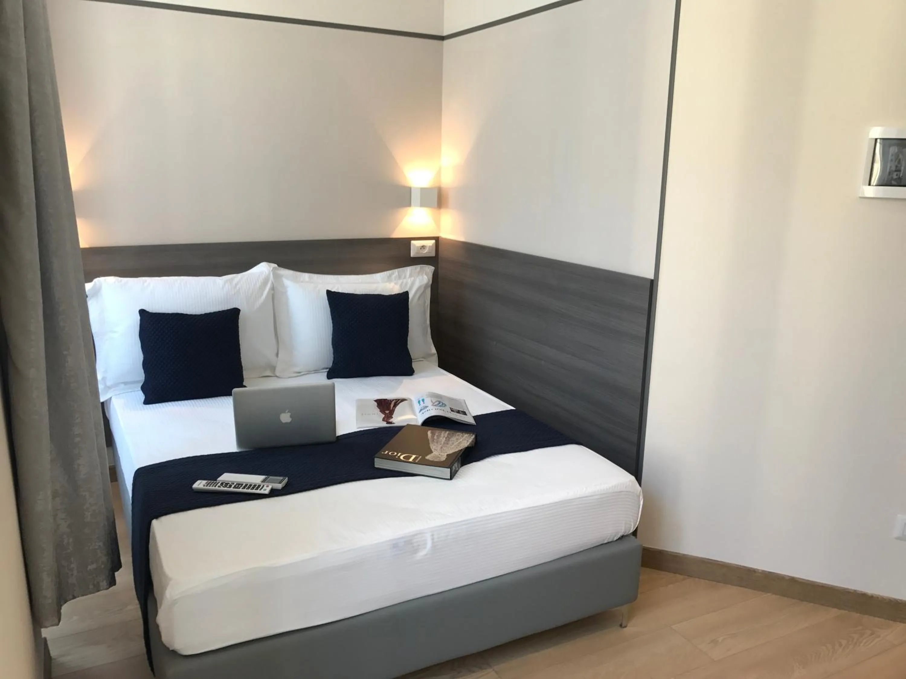 Bed in Boutique Hôtel Neptune Nice