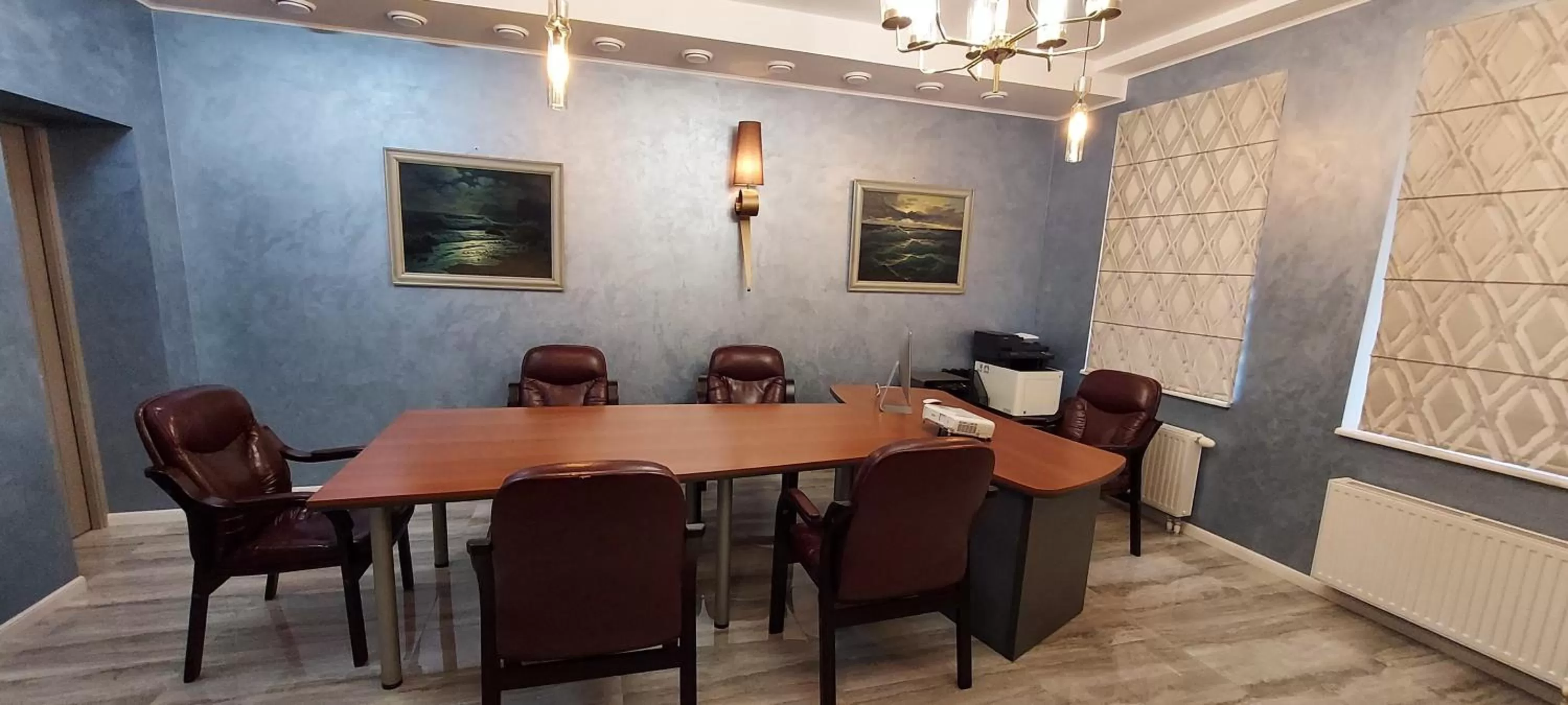 Business facilities, Dining Area in Hotel "Mandarin Clubhouse"