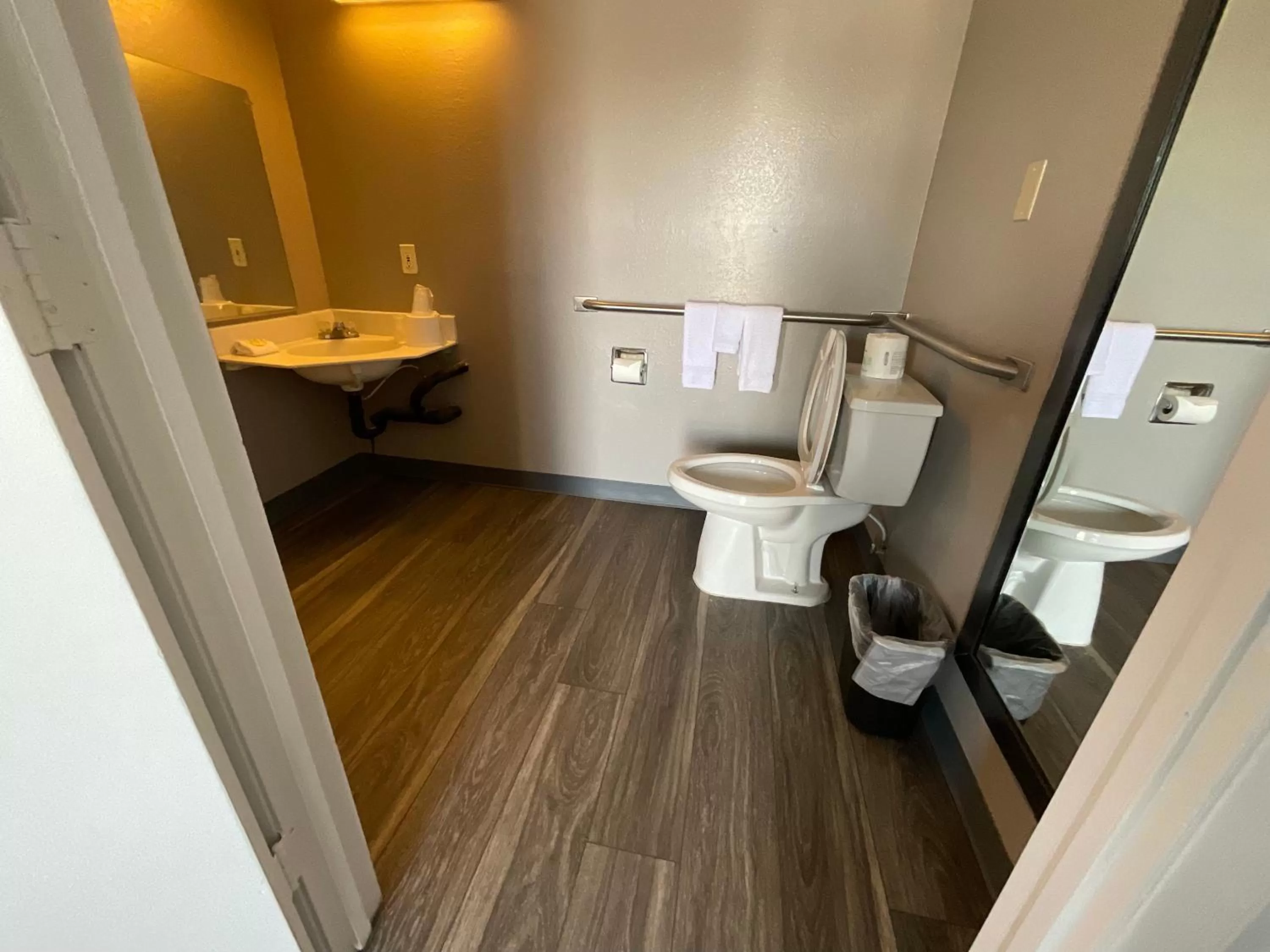 Toilet in Motel 6-Ely, NV