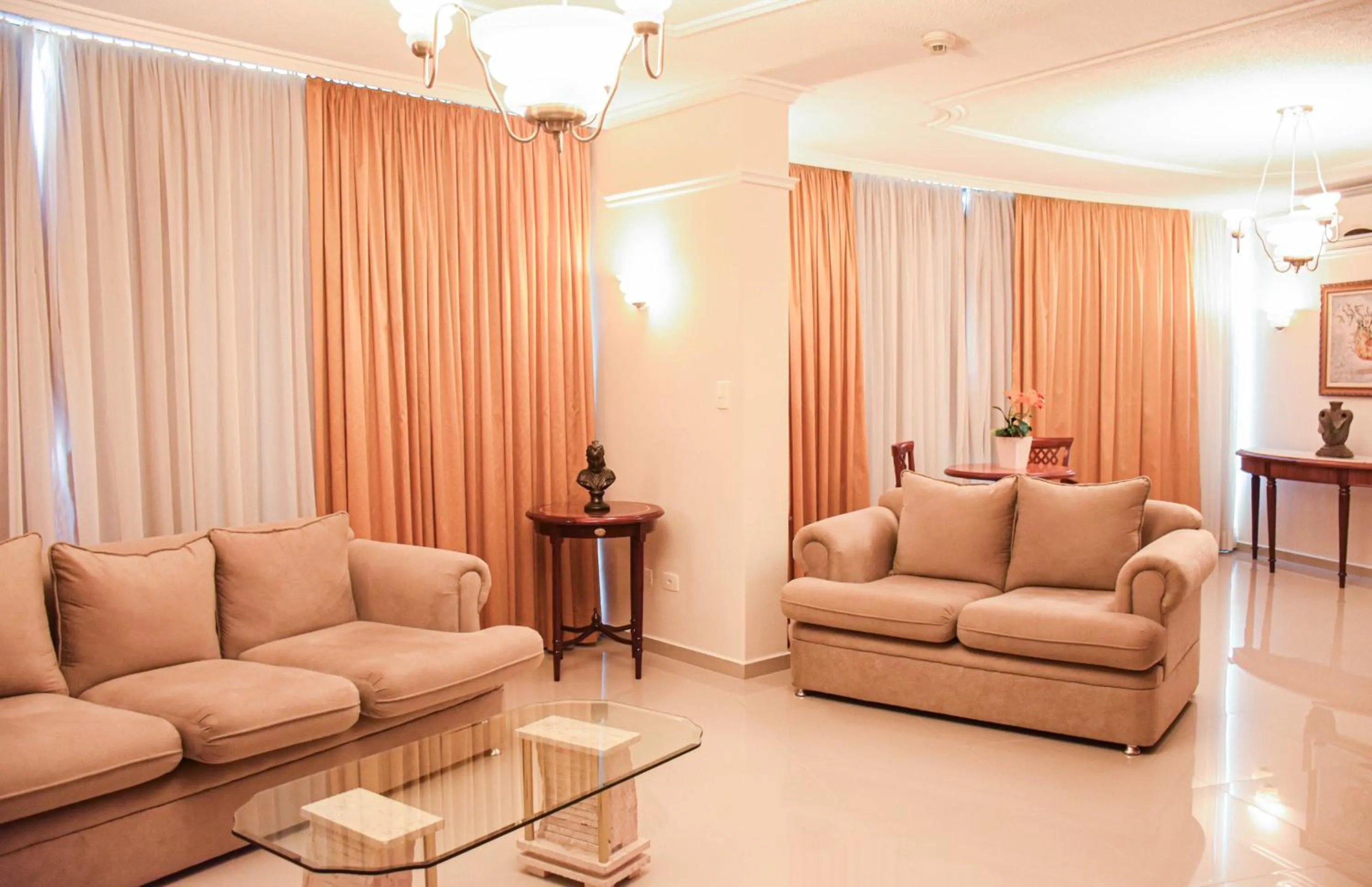 Living room in Hotel Golden Park Internacional Foz & Convenções By Nacional Inn