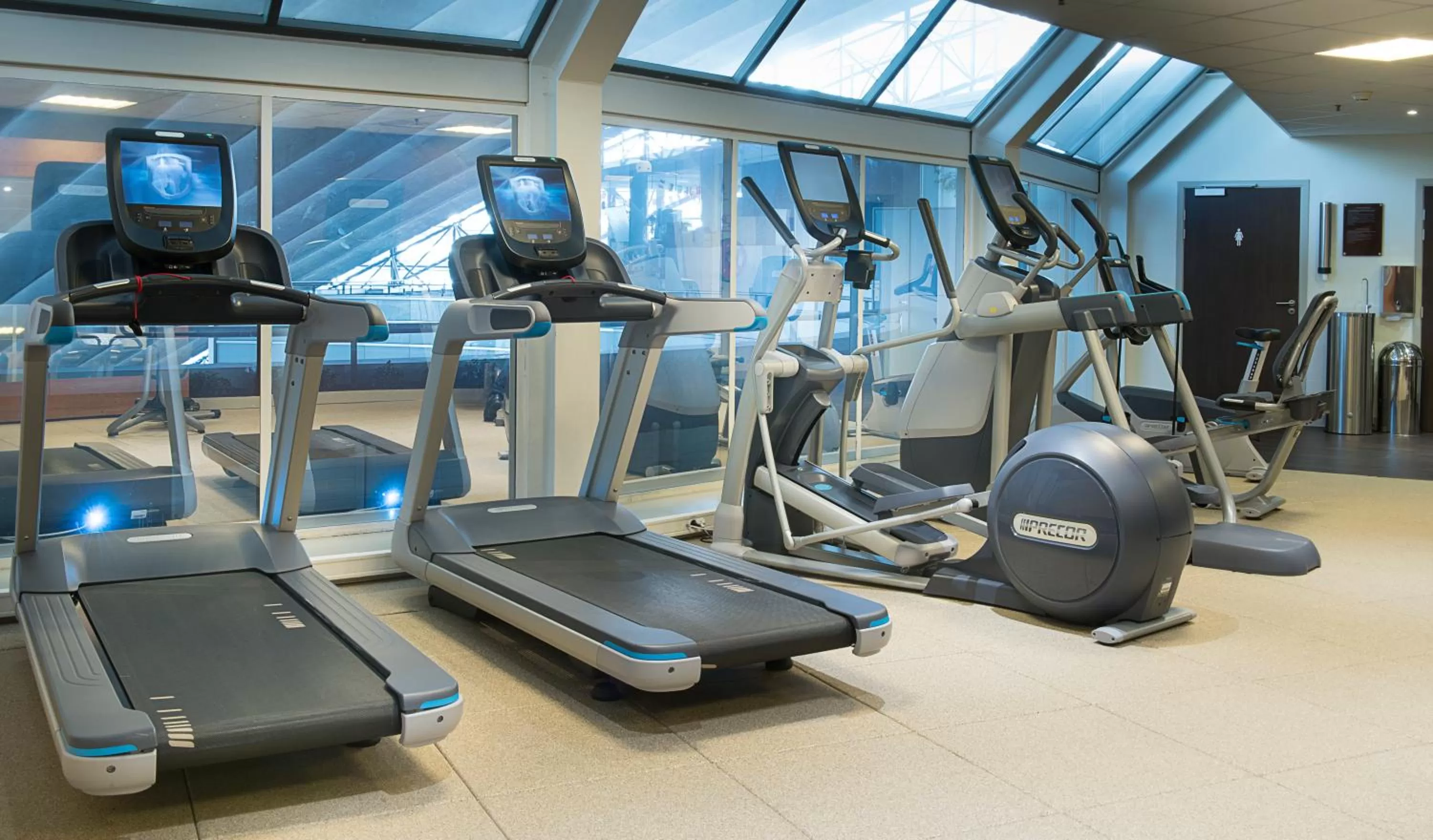 Fitness centre/facilities in Hilton Paris La Défense