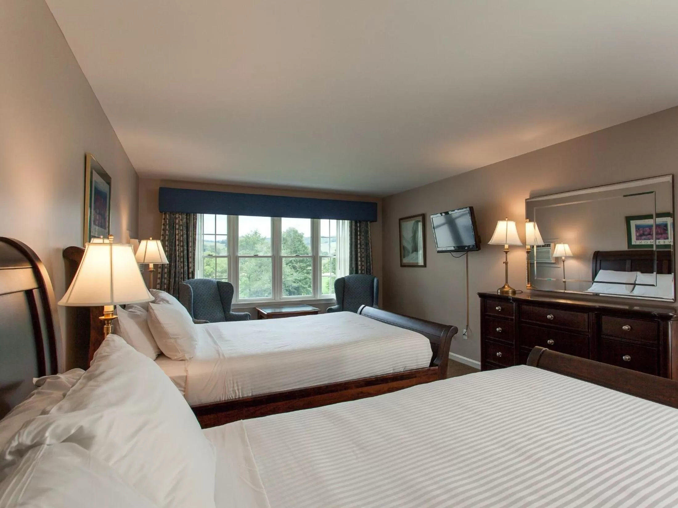 Day, Bed in The Shire Woodstock