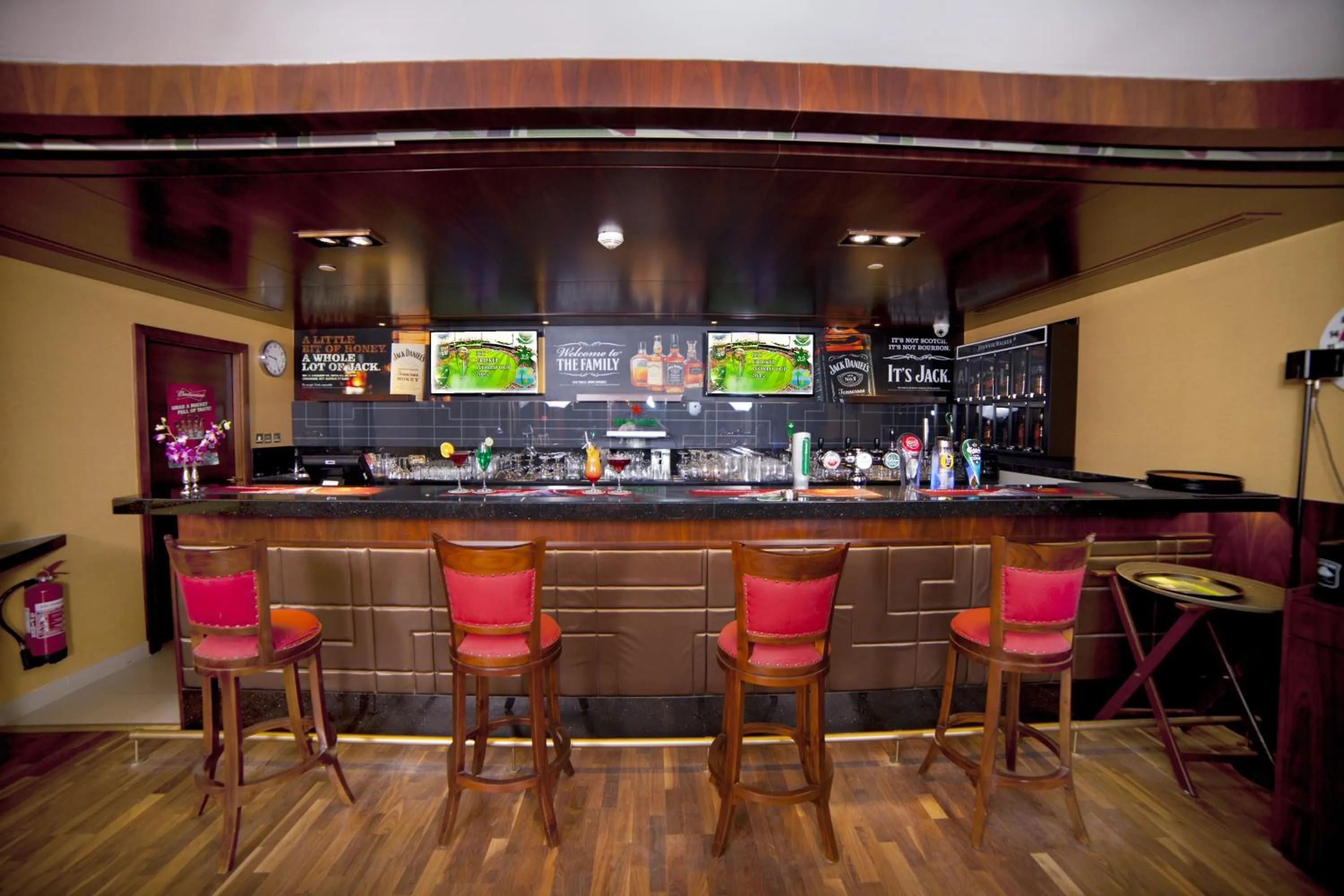 Lounge or bar in Raviz Center Point Hotel