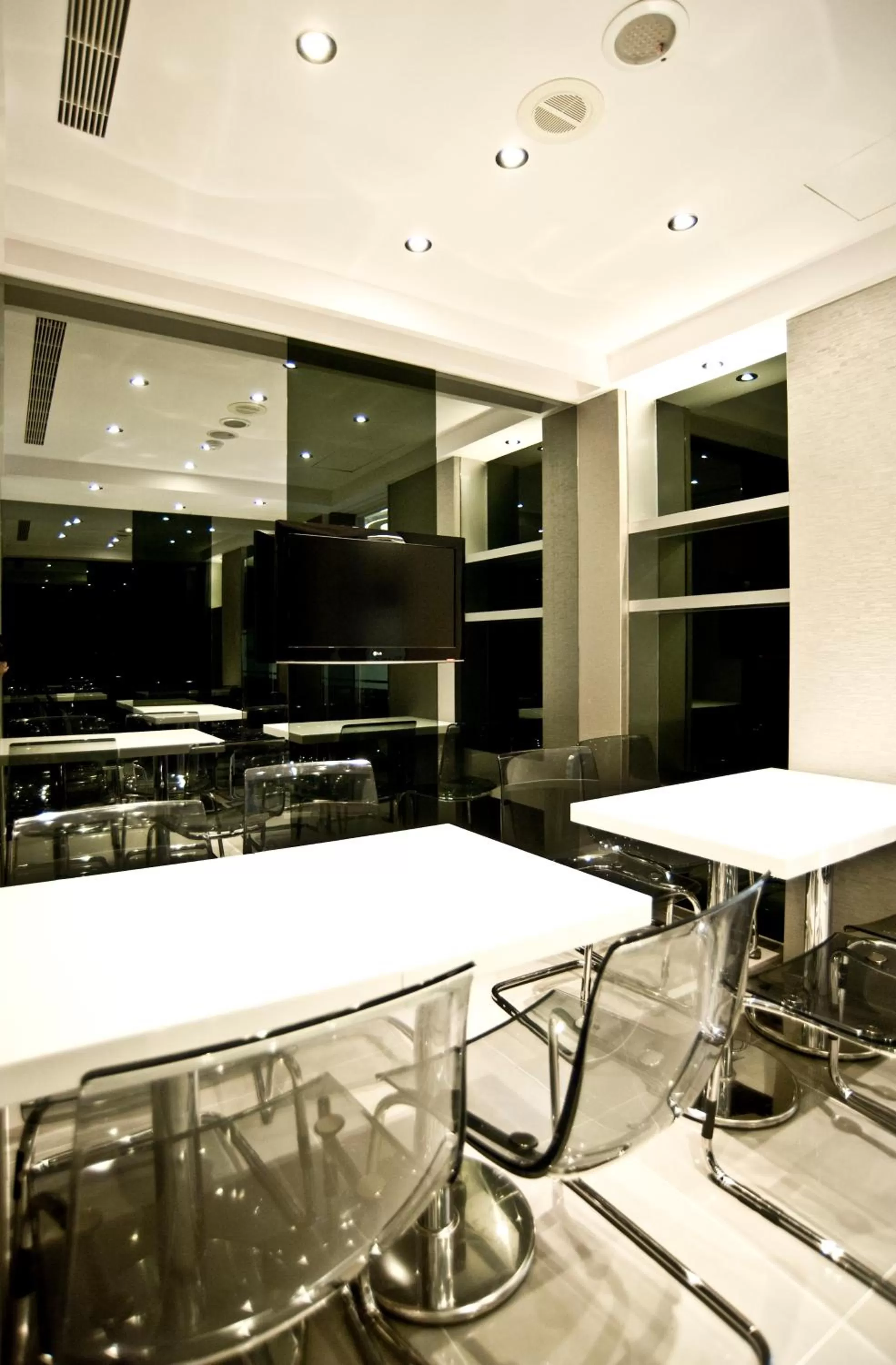 Restaurant/places to eat in Saual Keh Hotel