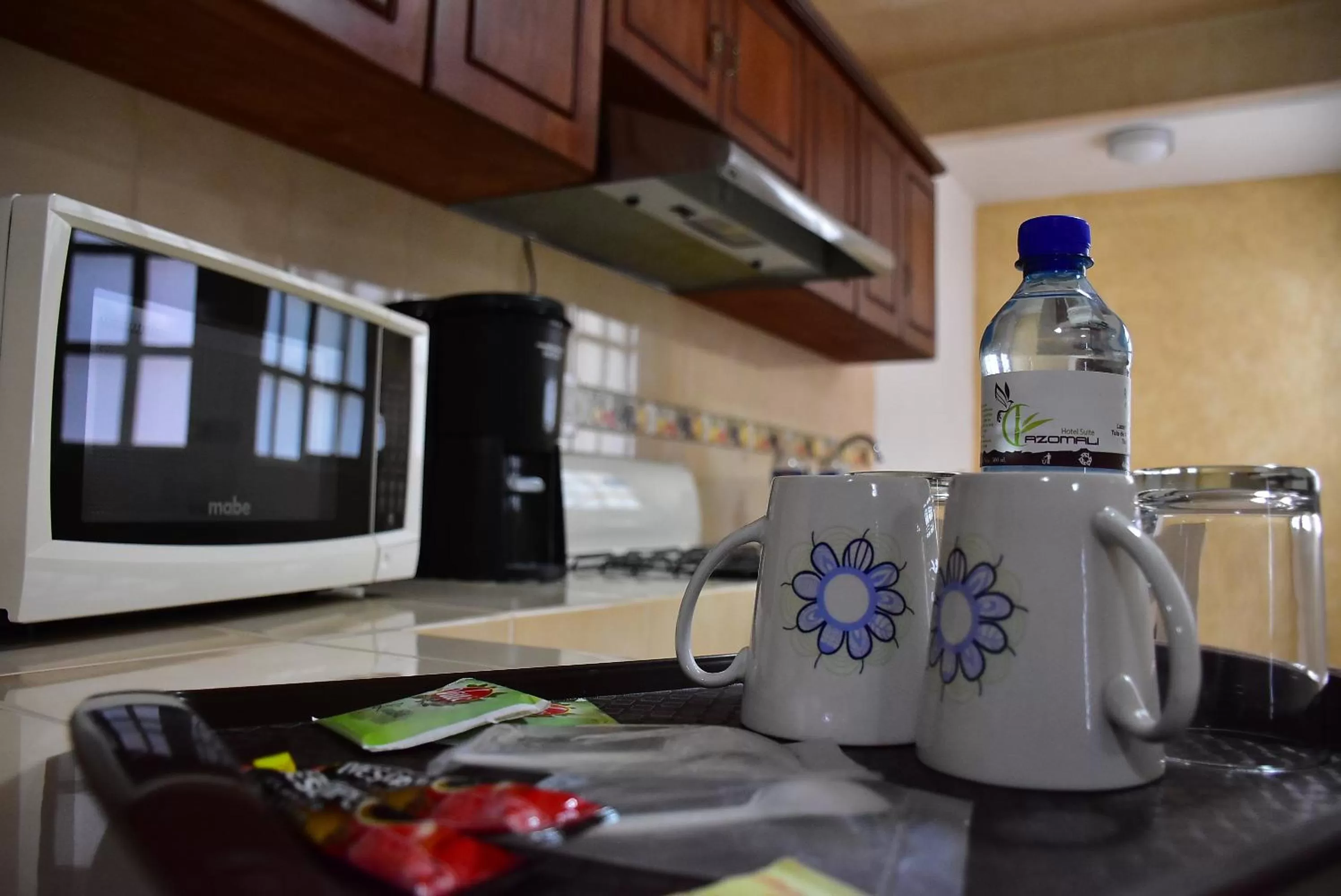 Coffee/tea facilities in Hotel Suite Azomali