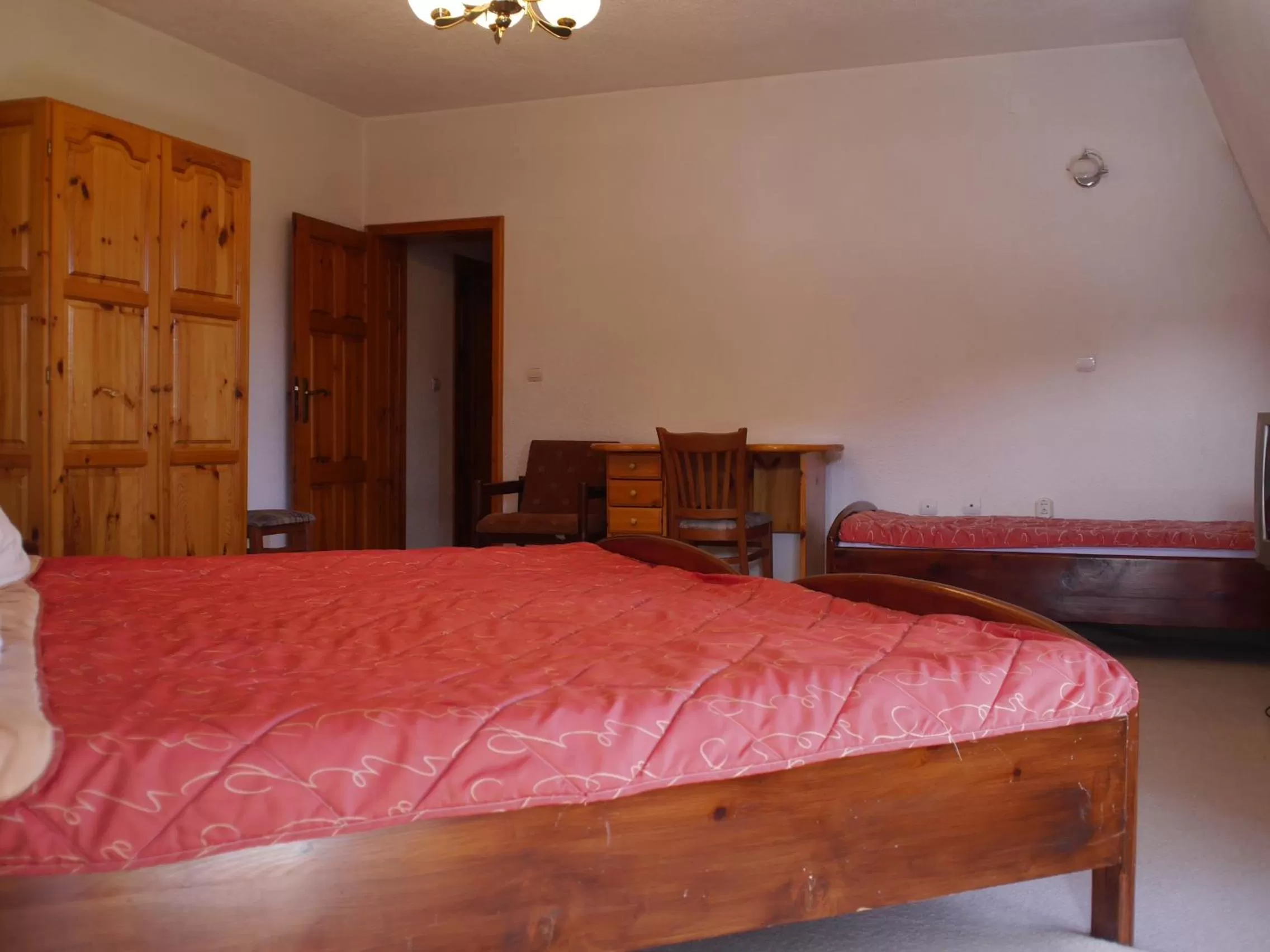 Photo of the whole room, Bed in Family Hotel Silver