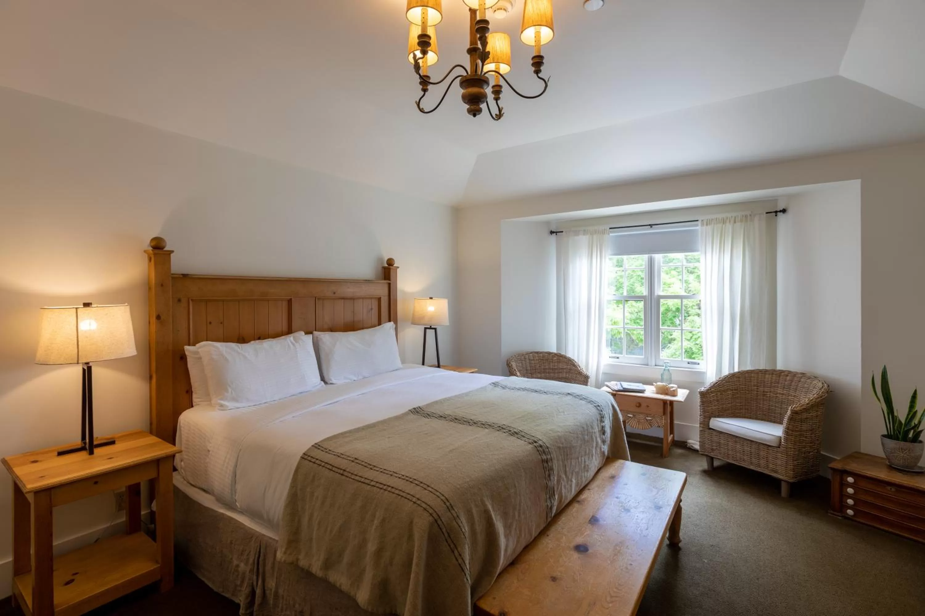 Bed in The Ballard Inn