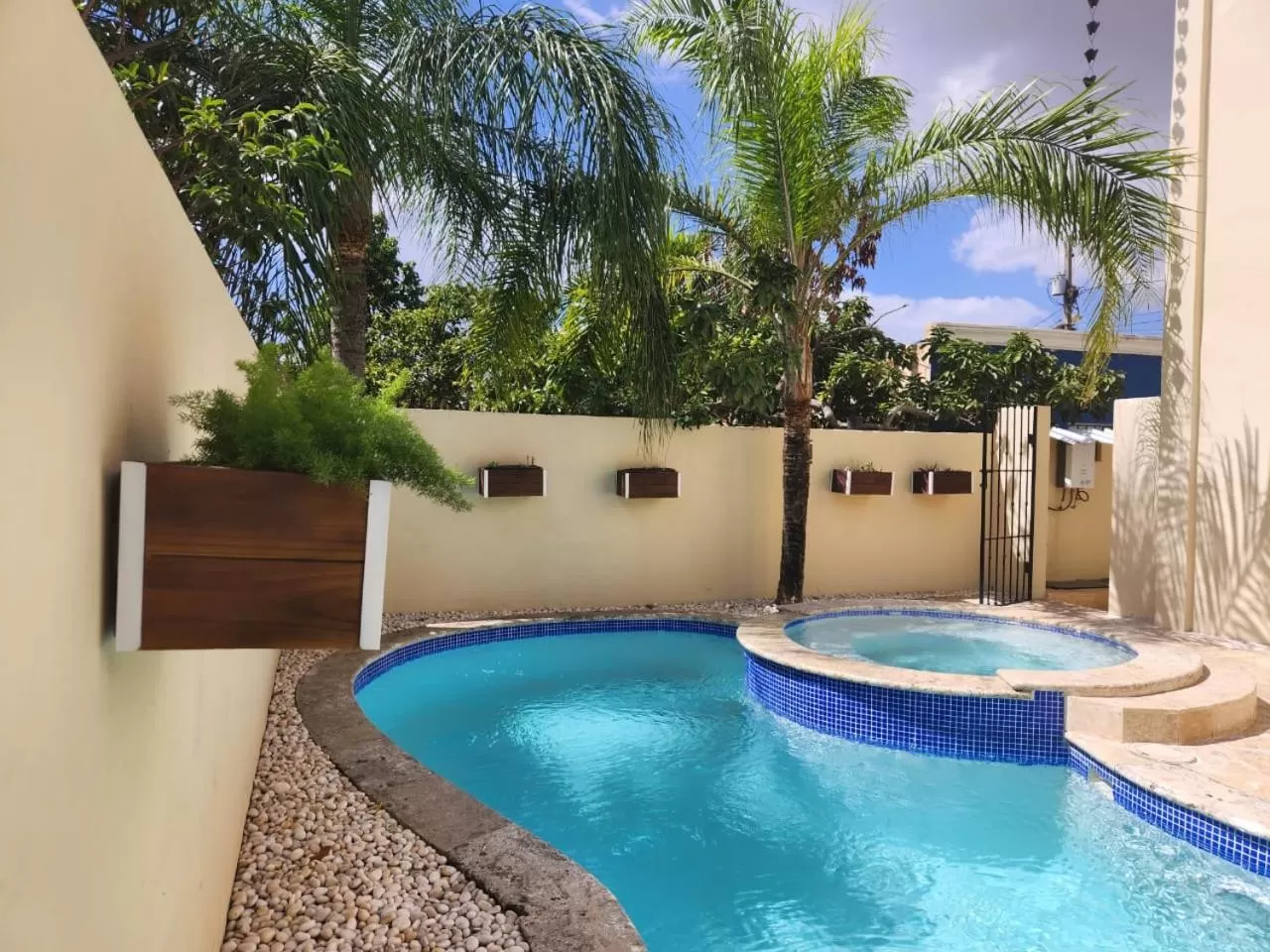 Swimming pool in Hotel La Casona MC