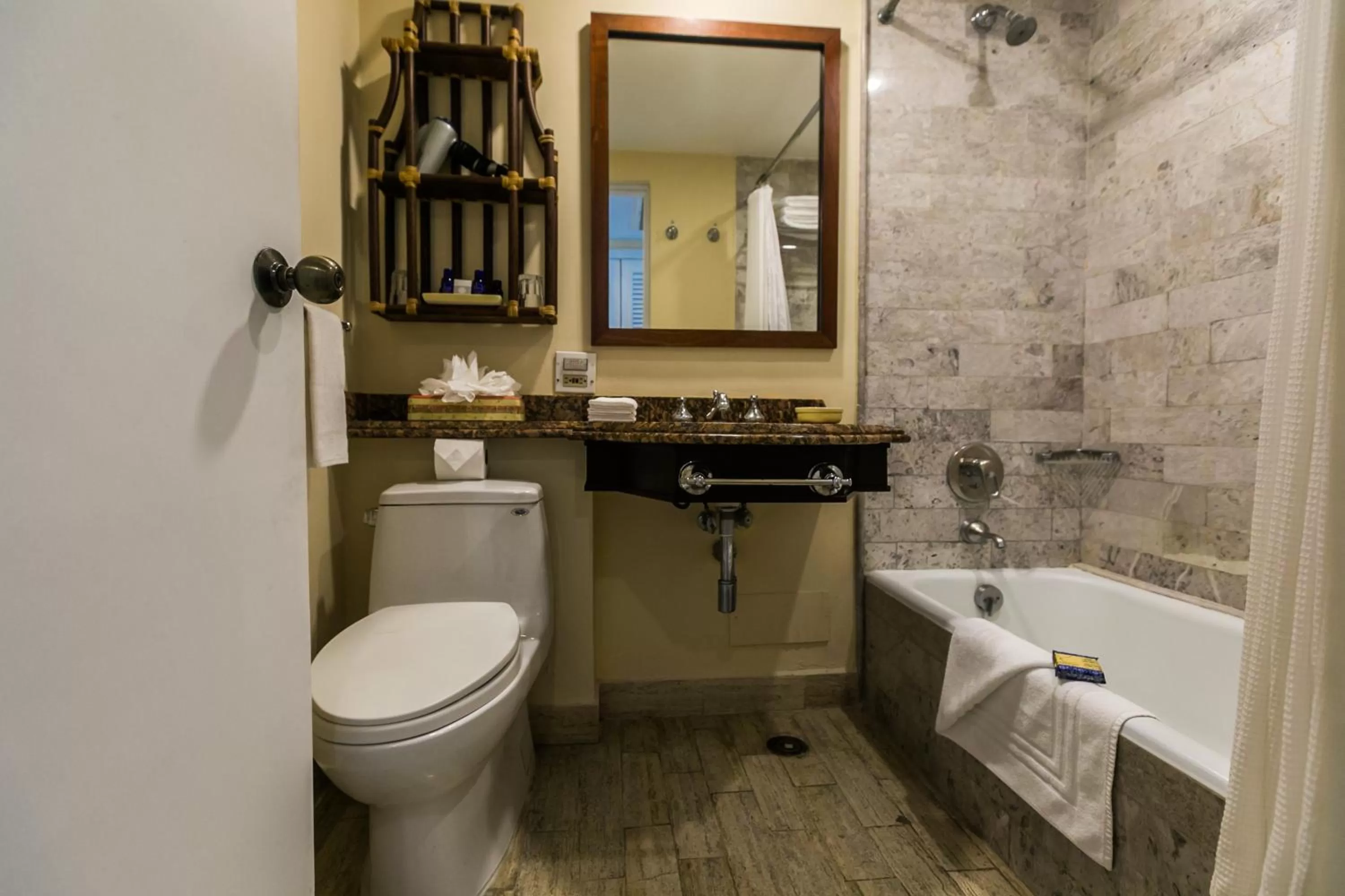 Bathroom in Pierre Mundo Imperial Riviera Diamante Acapulco