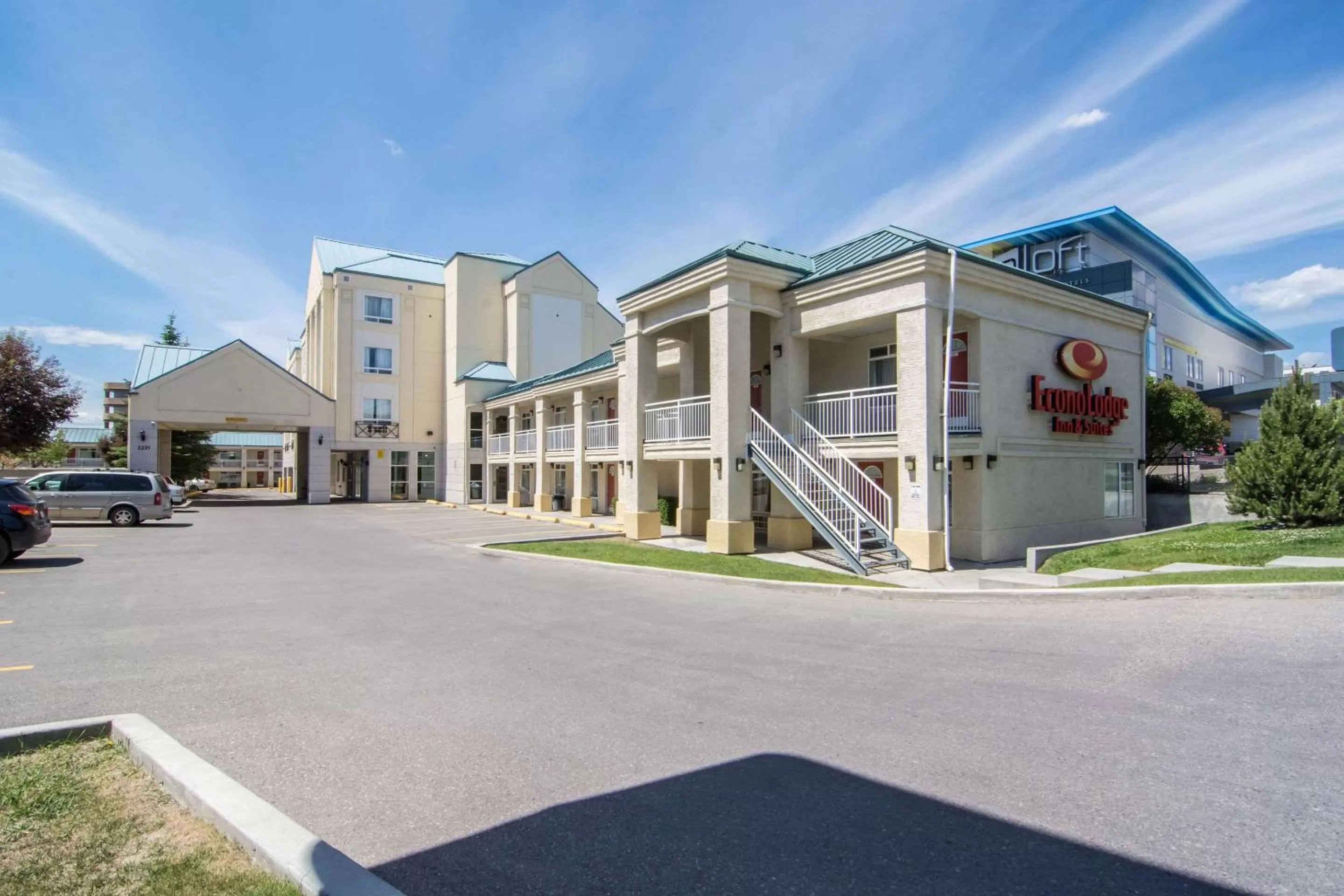 Property building in Econo Lodge Inn & Suites University