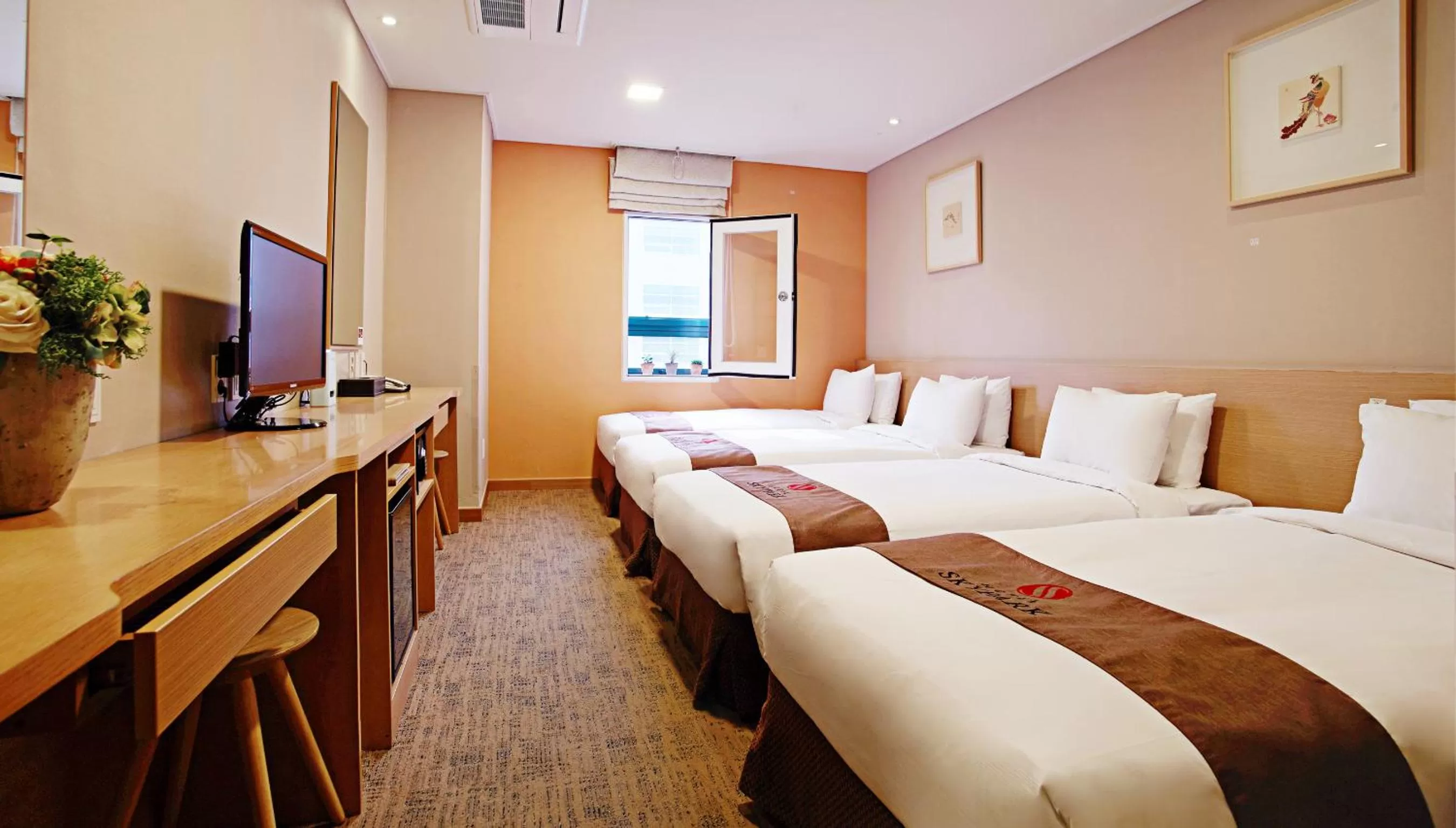 Bed in Hotel Skypark Myeongdong 3