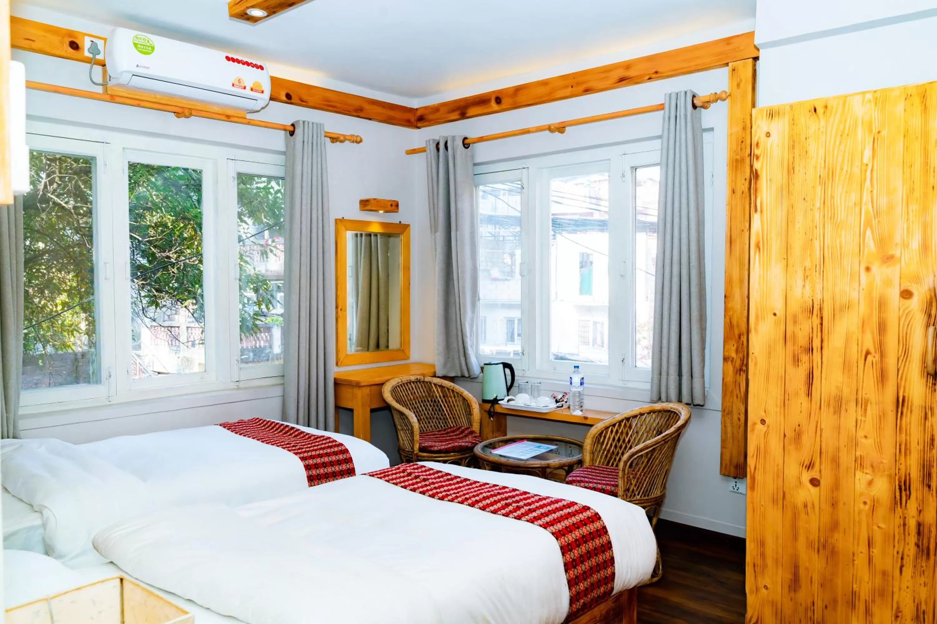 Photo of the whole room in Silu Homes by Hostmandu