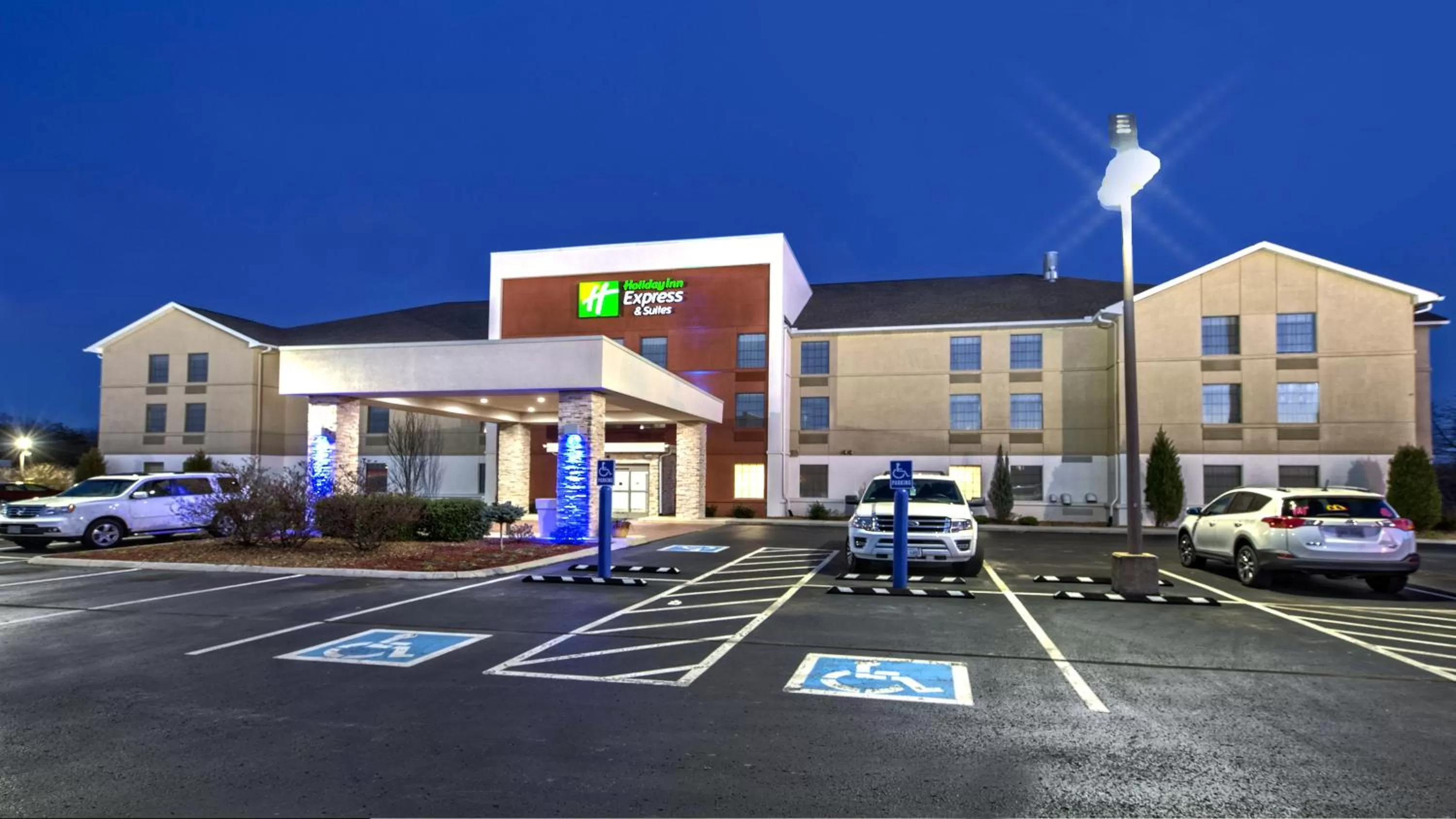 Property building in Holiday Inn Express & Suites Crossville by IHG