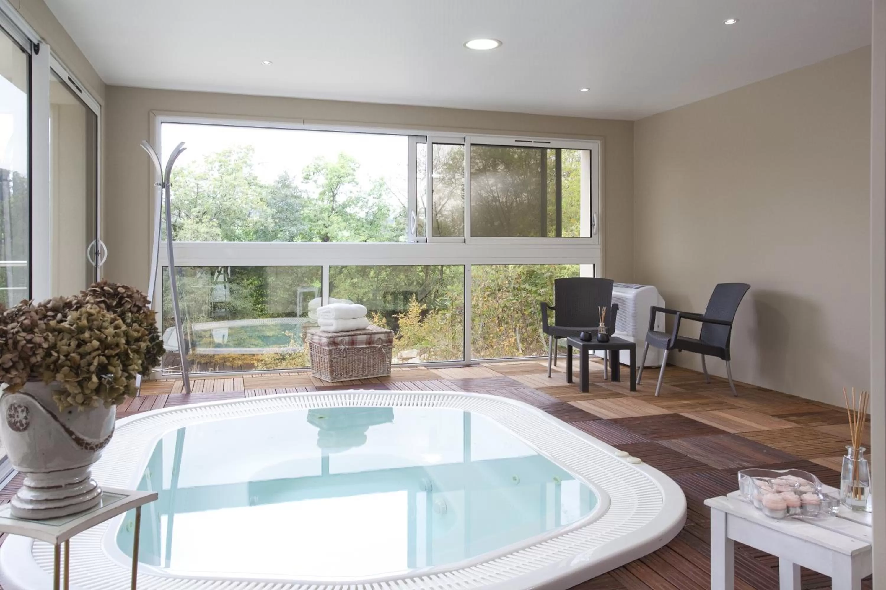 Hot Tub in Hotel Blanc