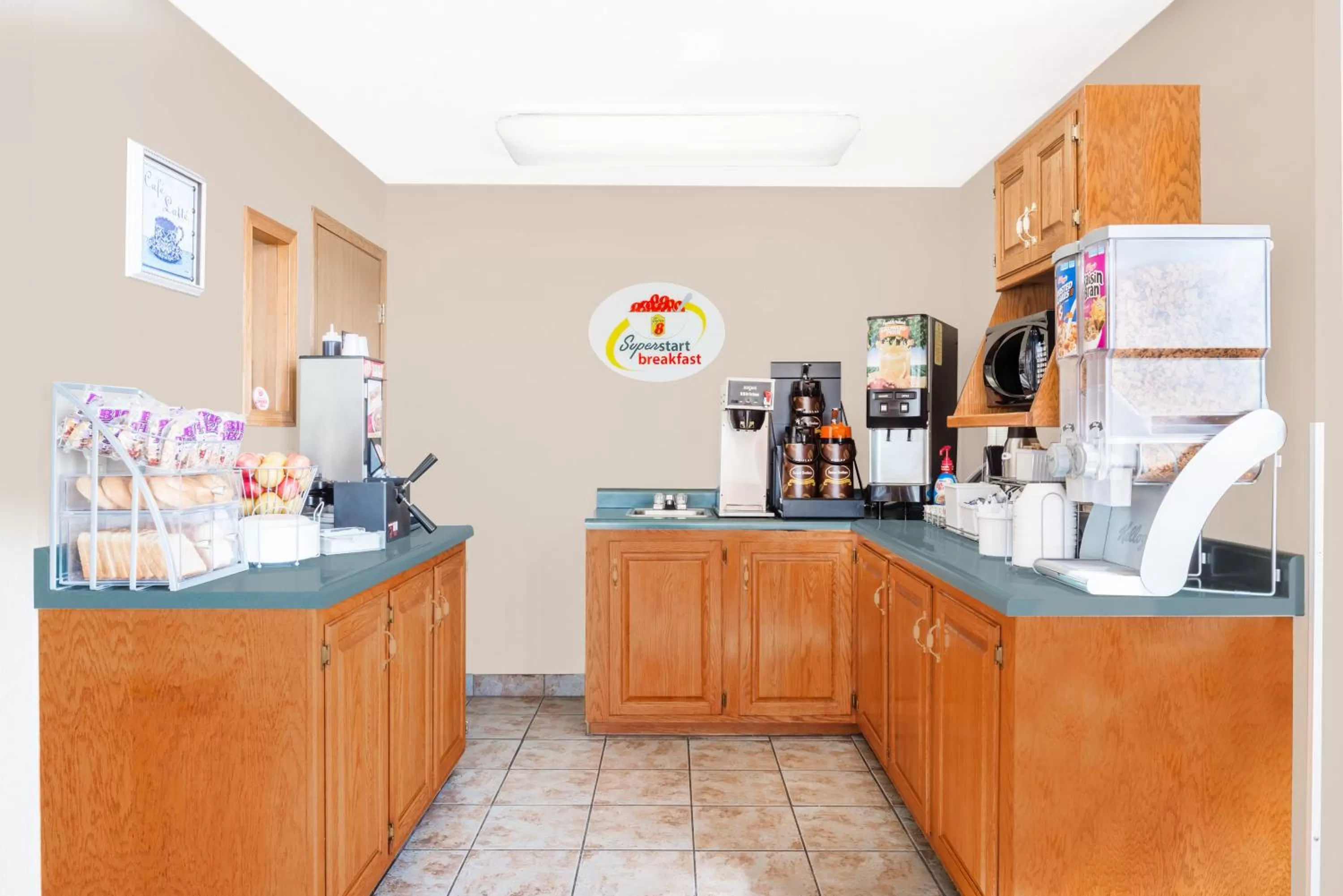 Super 8 by Wyndham Bolivar