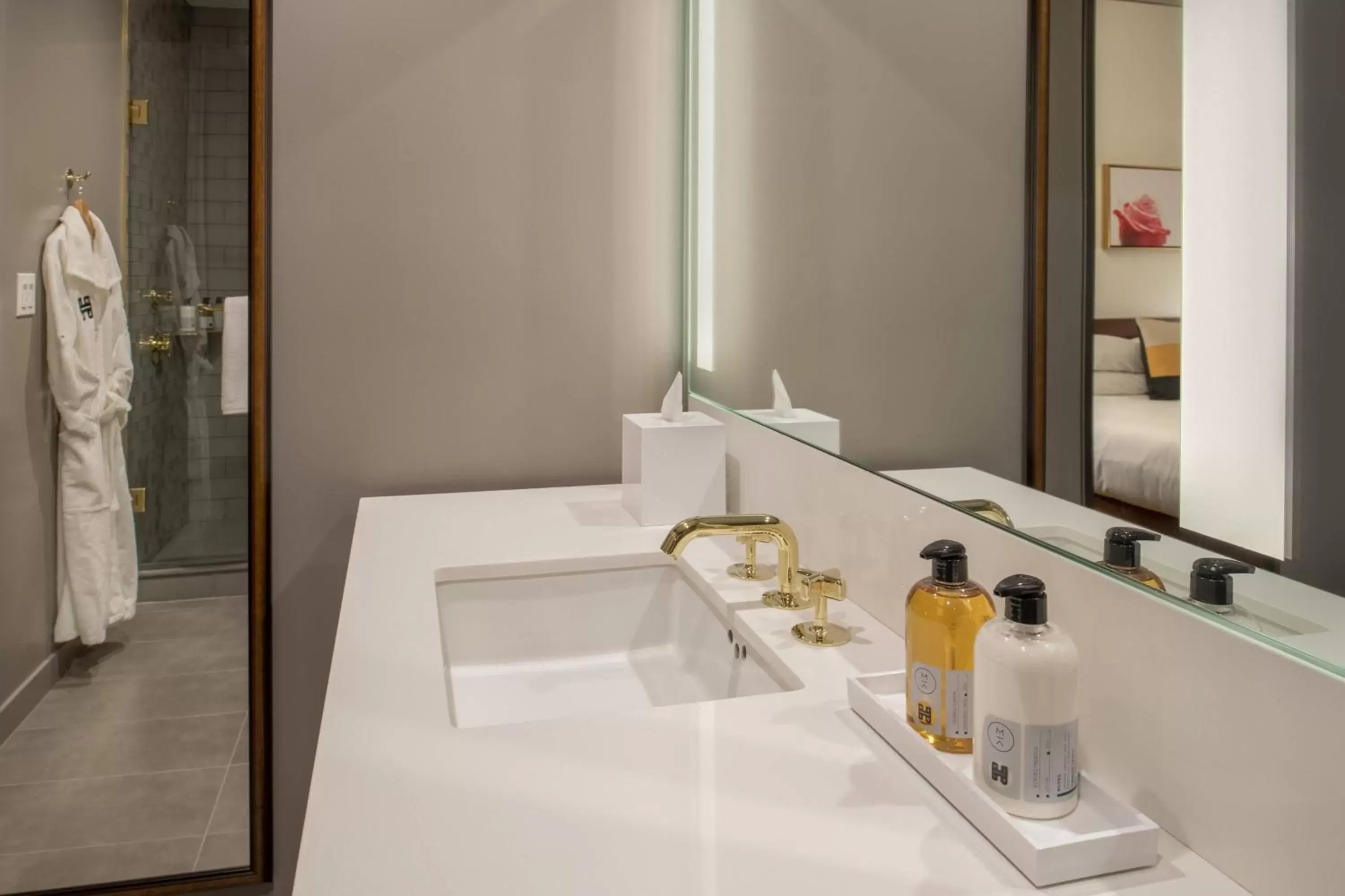 Corner King Suite with City View in The Hi-Lo, Autograph Collection Corner King Suite with City View in The Hi-Lo, Autograph Collection