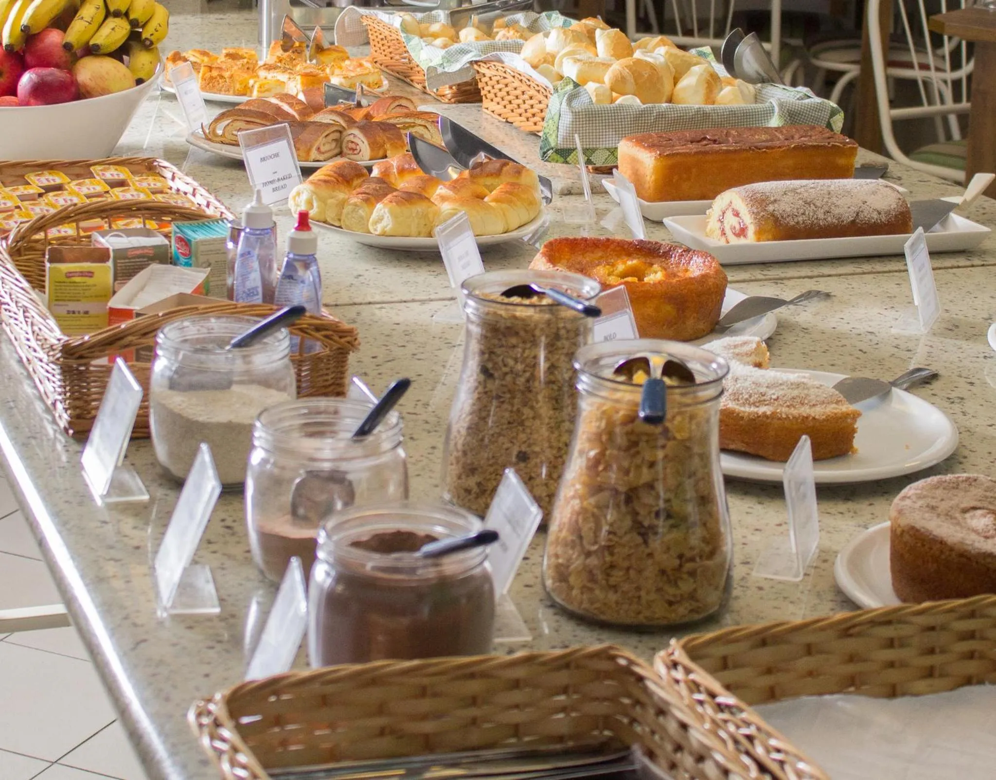 Food and drinks in Tower Franca Hotel