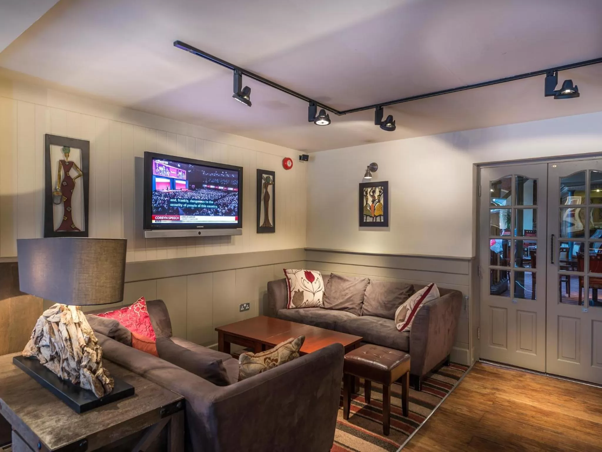 Lounge or bar in The Admiral Rodney Hotel, Horncastle, Lincolnshire - The Coaching Inn Group
