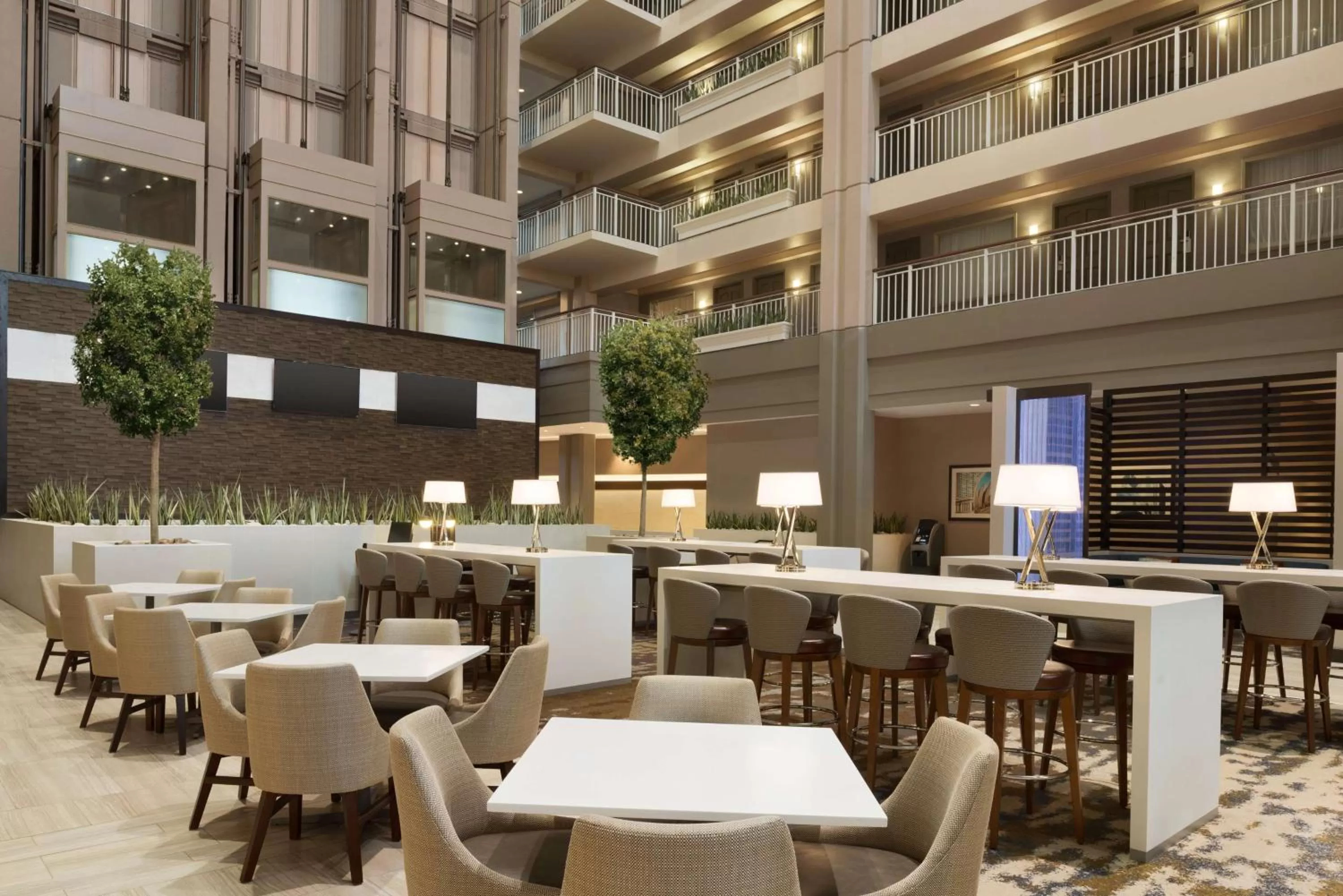 Lobby or reception in Embassy Suites by Hilton Chicago Lombard