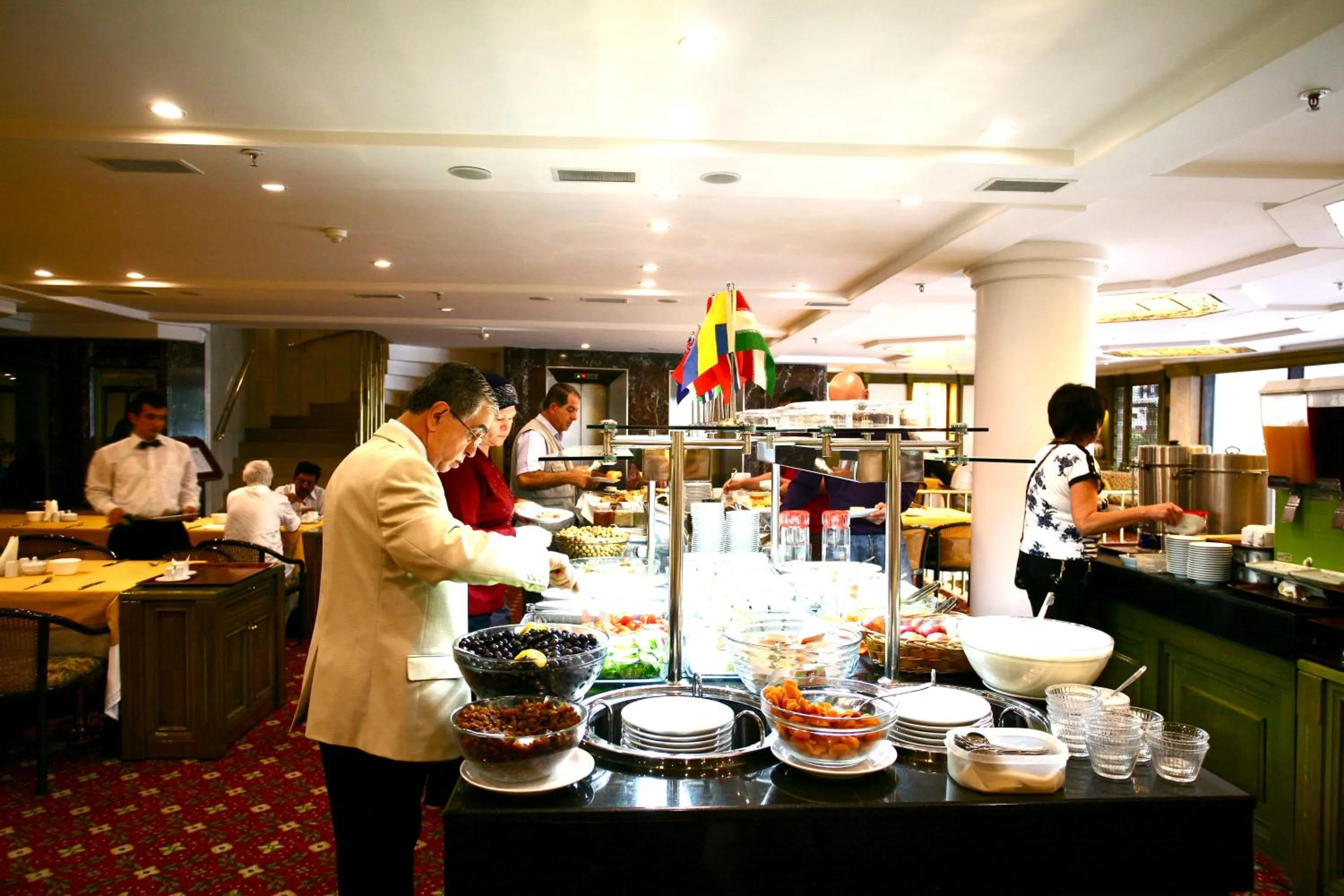 Restaurant/places to eat in Istanbul Royal Hotel