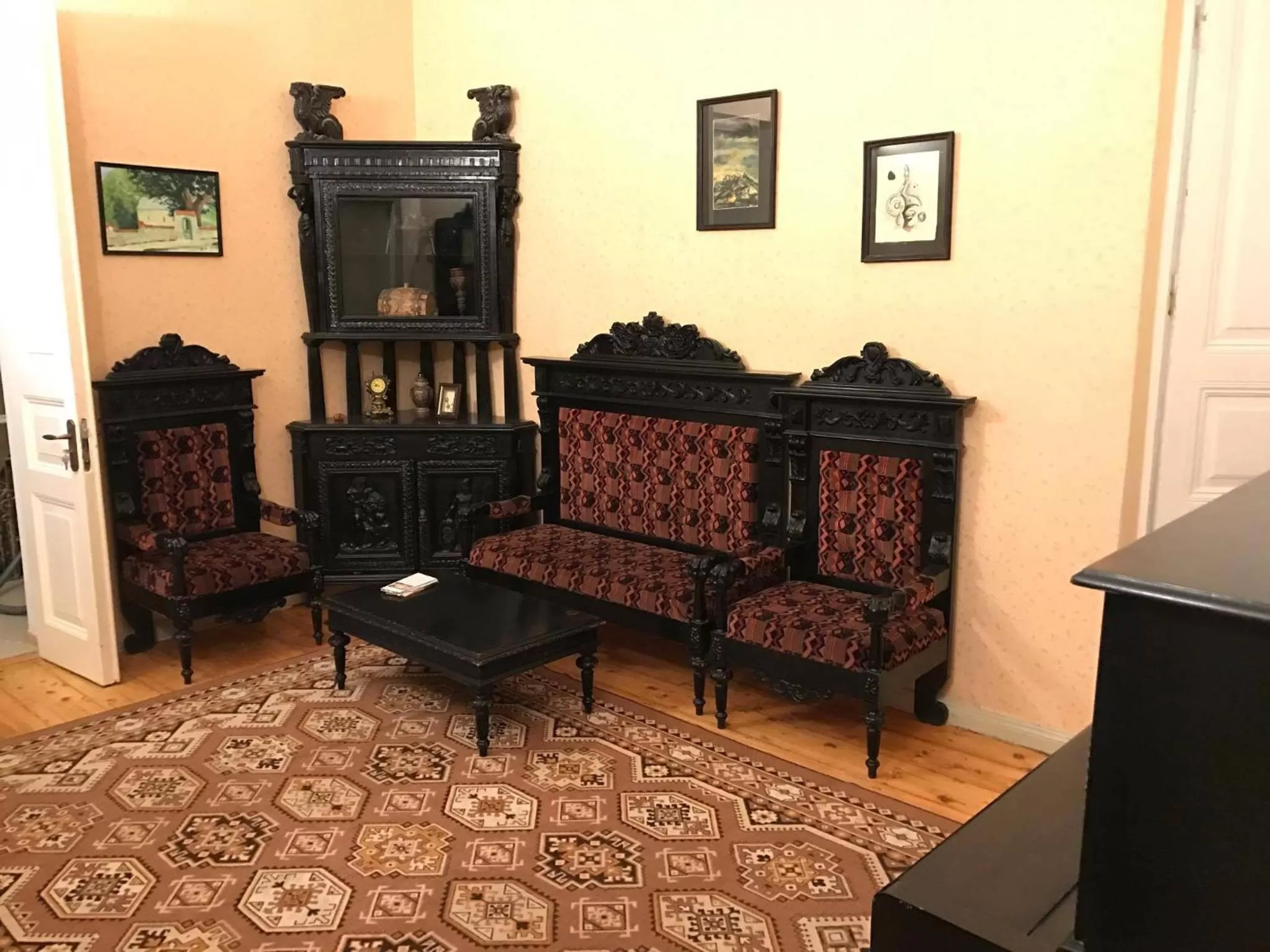 Communal lounge/ TV room, Seating Area in House 1899