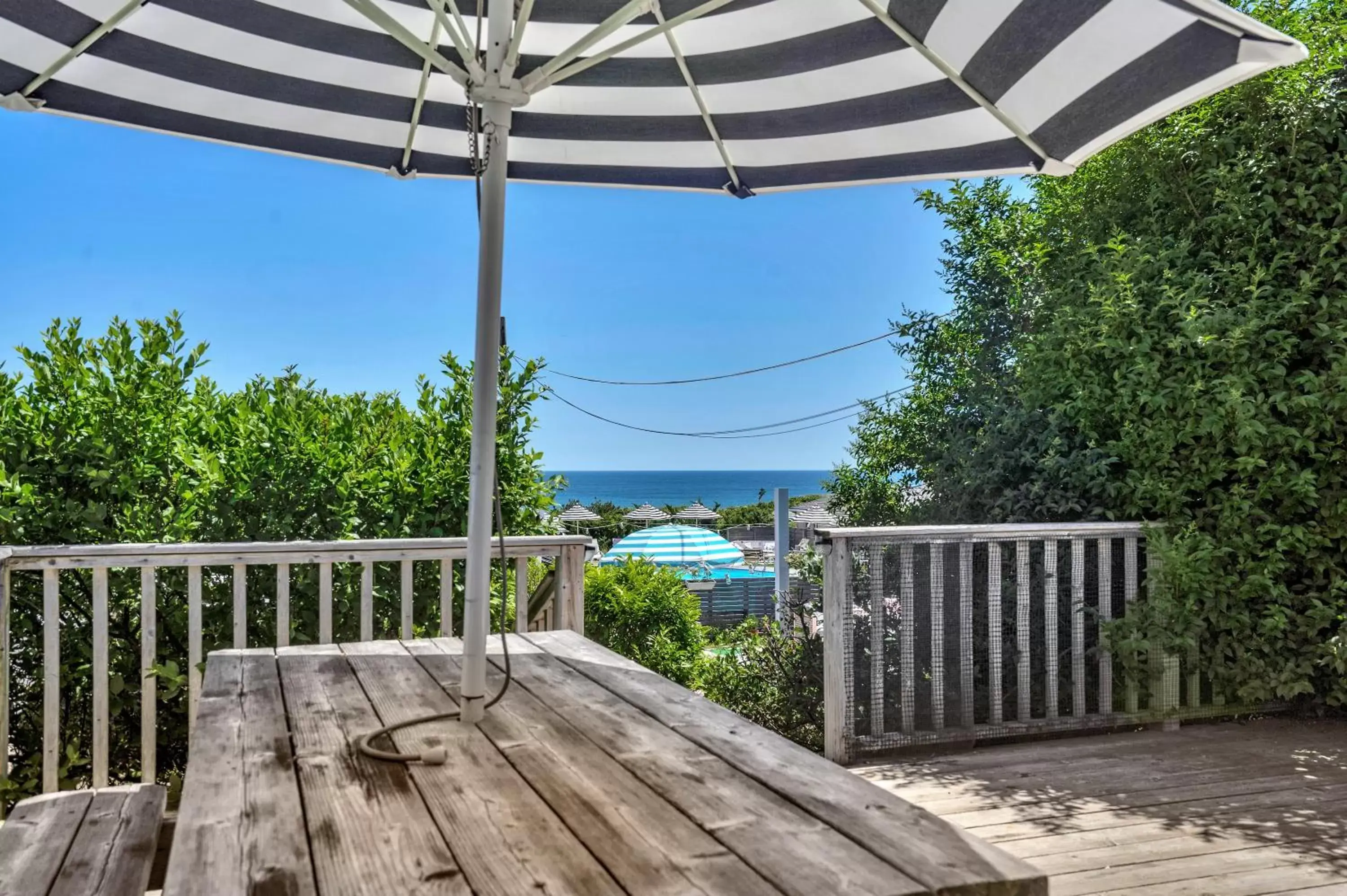 Two-Bedroom Cottage in Breakers Montauk Two-Bedroom Cottage in Breakers Montauk