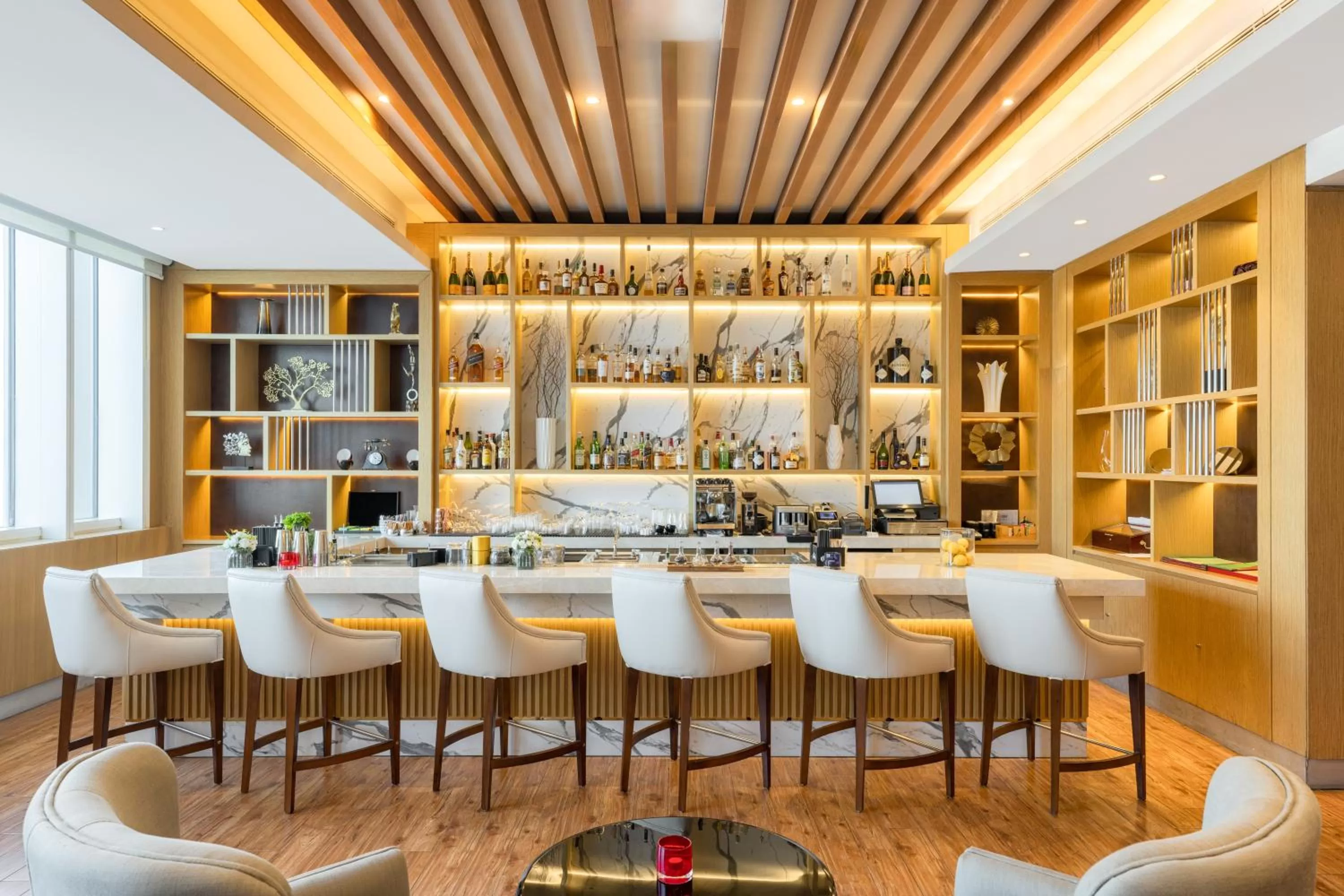 Restaurant/places to eat in V Hotel Dubai, Curio Collection by Hilton