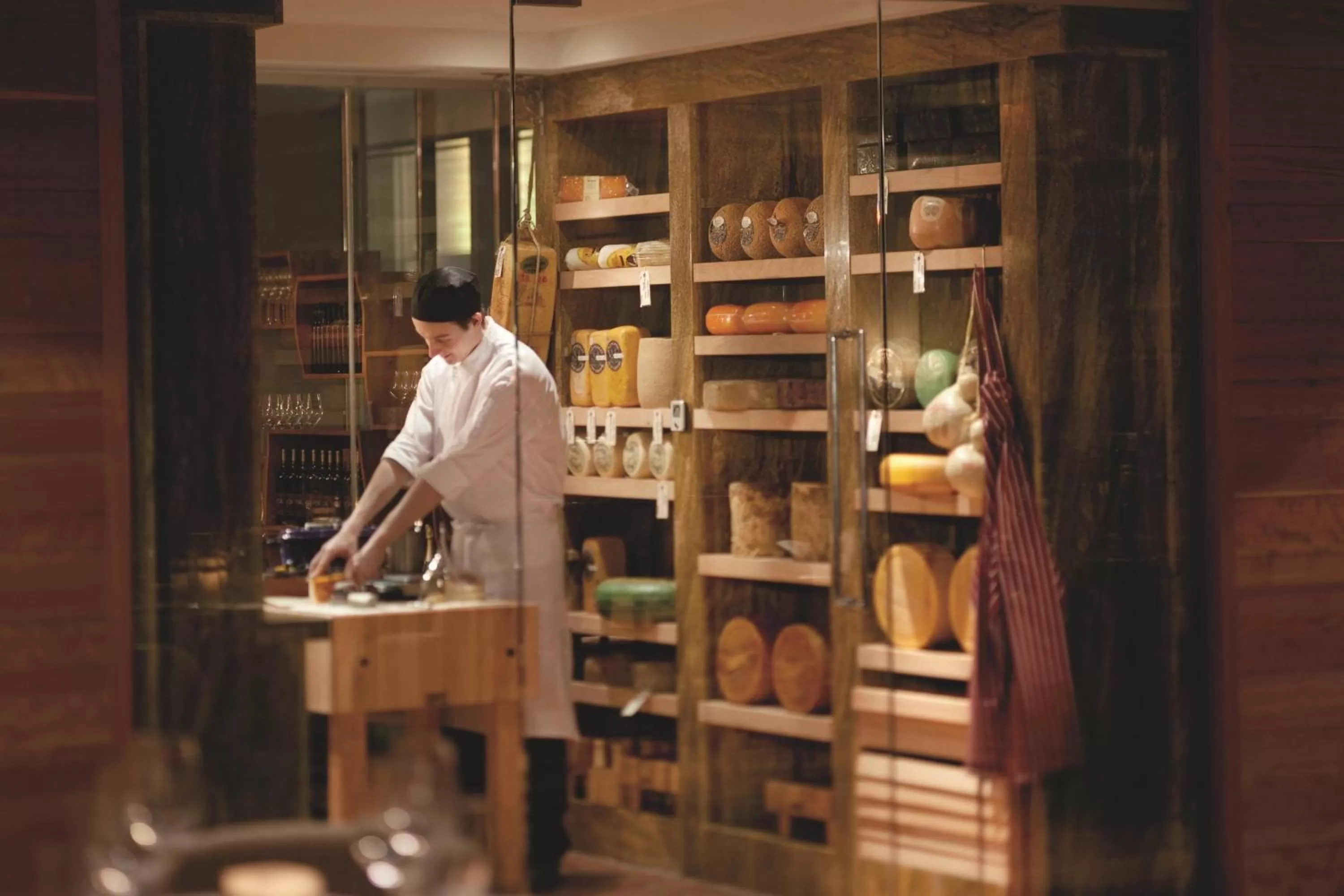 Restaurant/places to eat in The Ritz-Carlton, Toronto