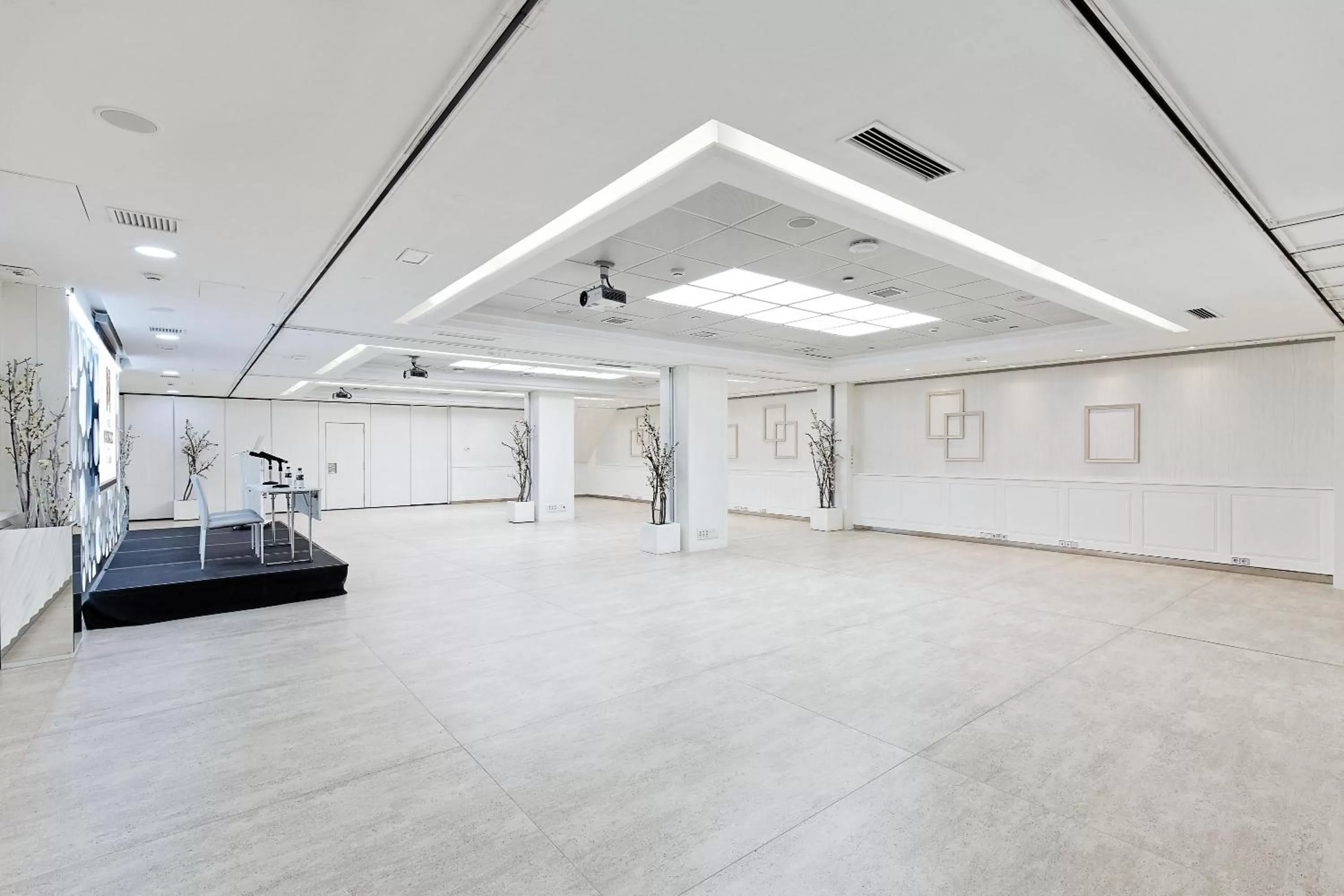 Meeting/conference room in Grupotel Mayorazgo