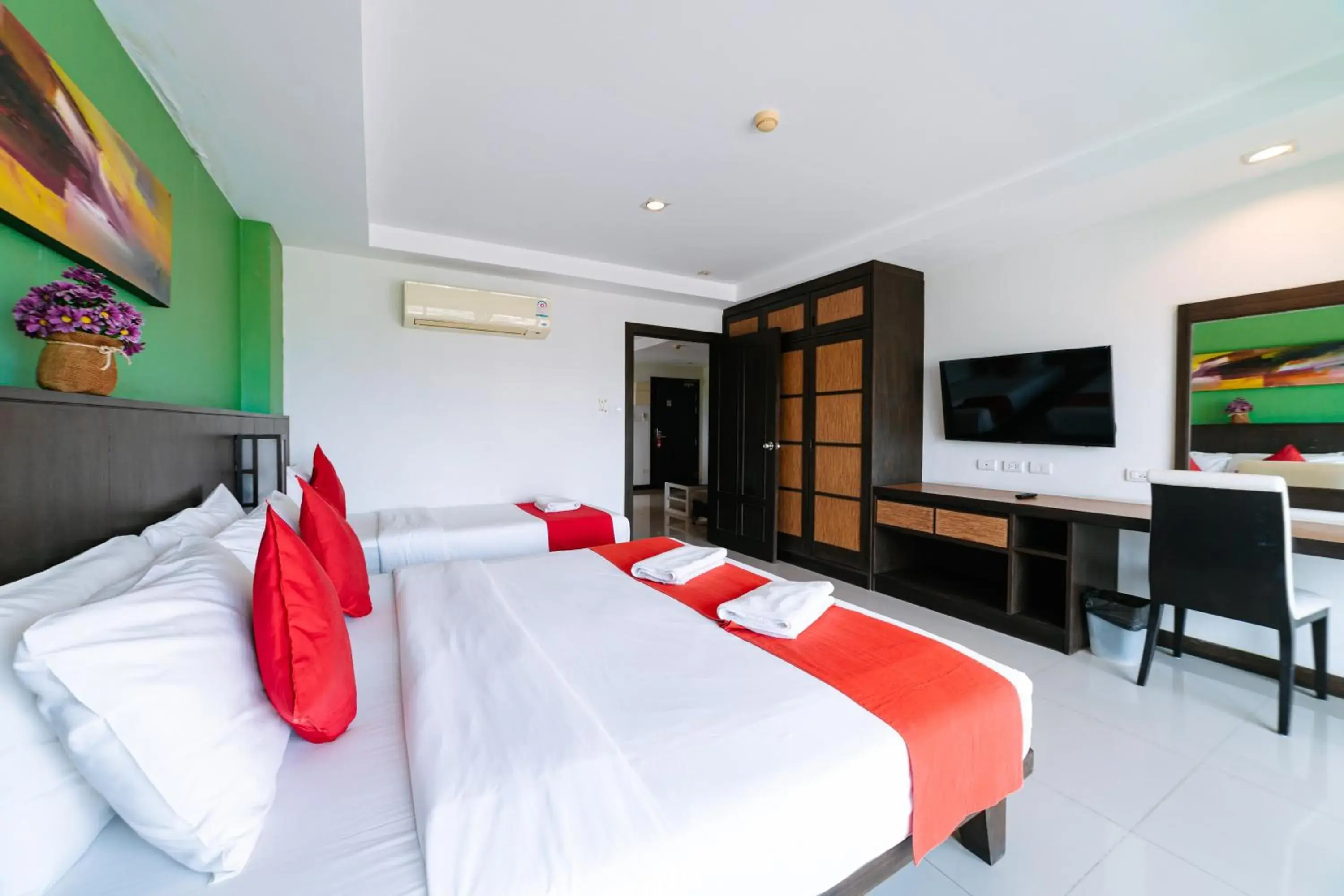Executive Suite in Ratana Hotel Sakdidet, PHUKET TOWN Executive Suite in Ratana Hotel Sakdidet, PHUKET TOWN