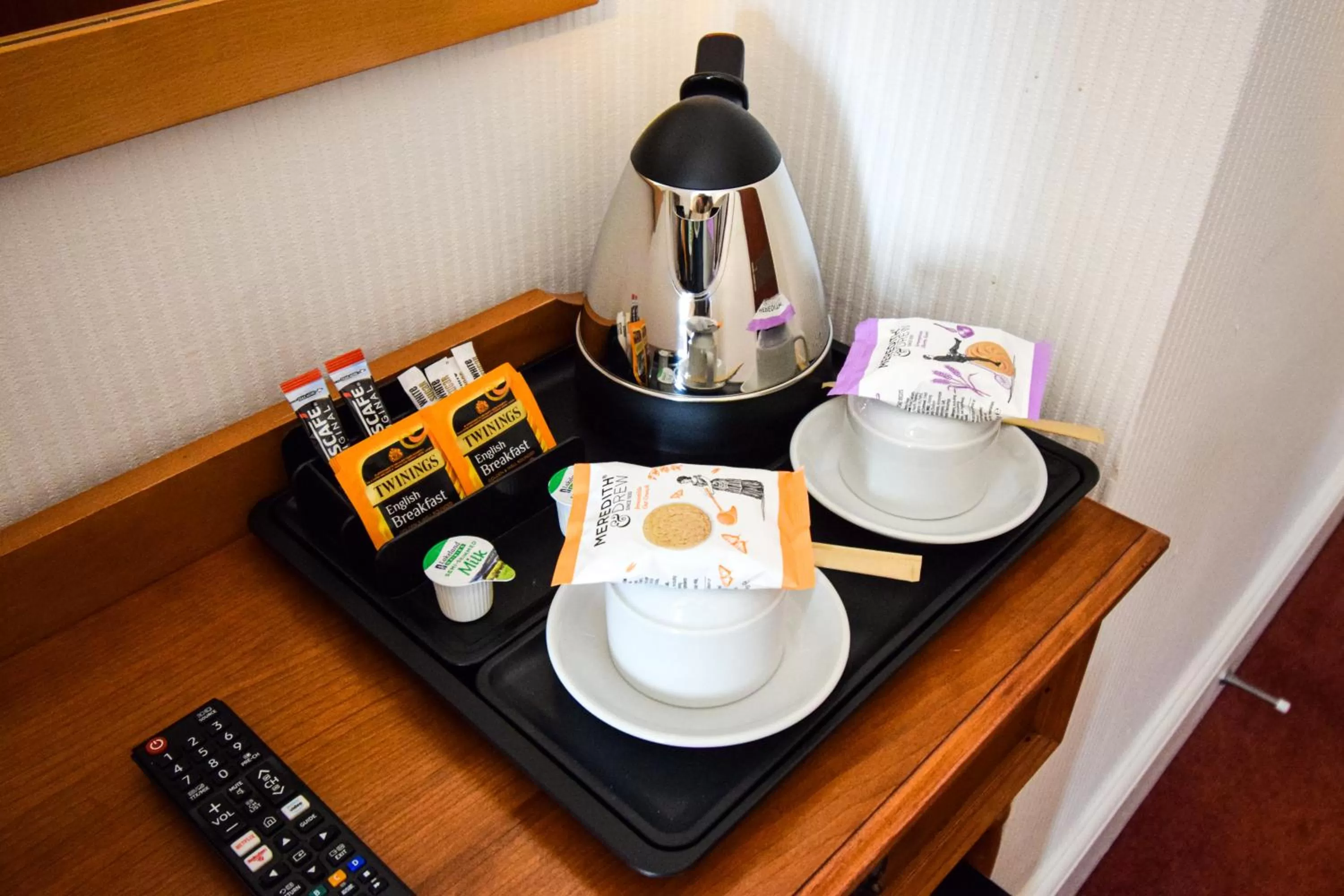 Coffee/tea facilities in Pembridge Palace Hotel