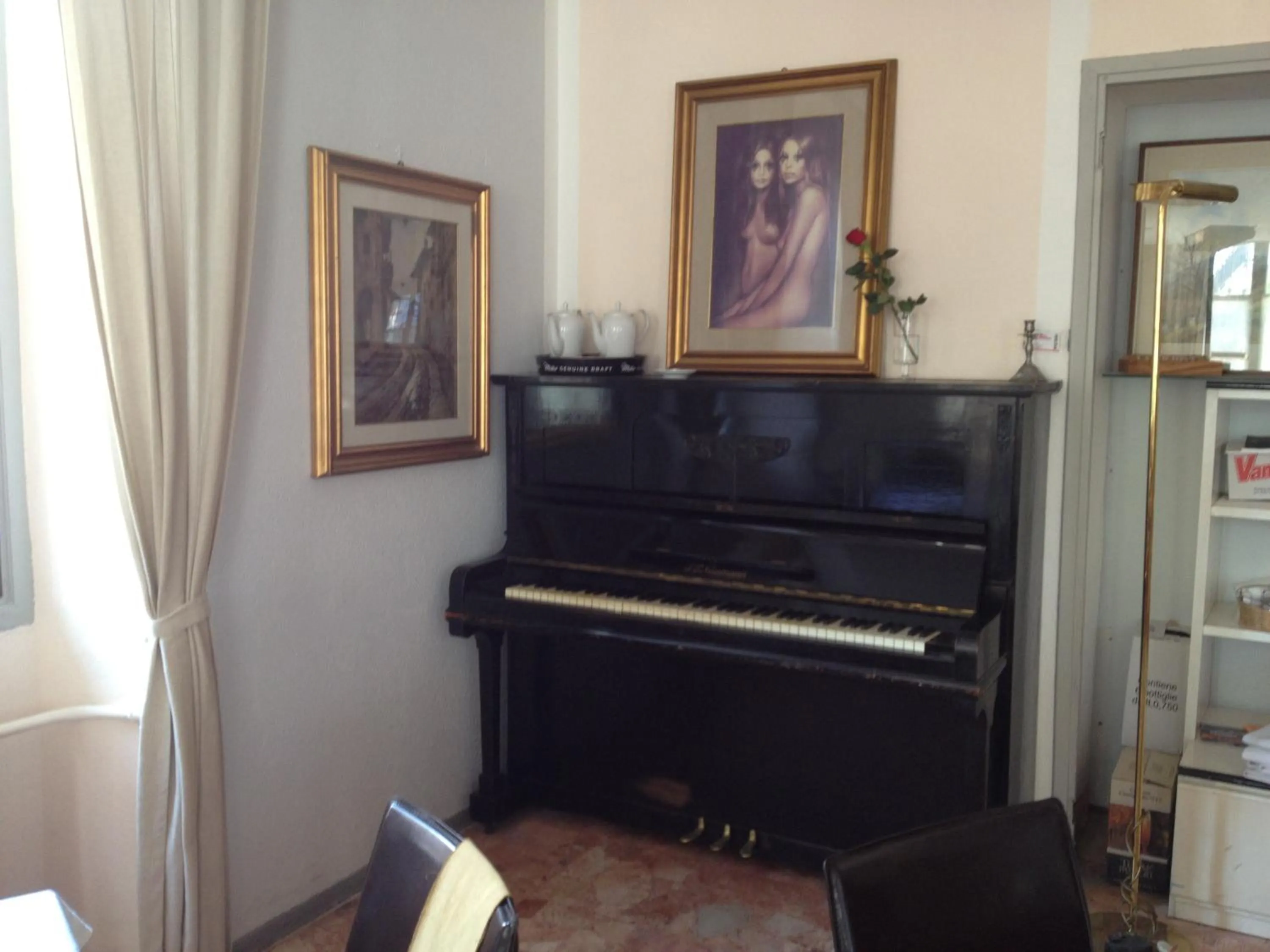 Decorative detail in Hotel Domodossola