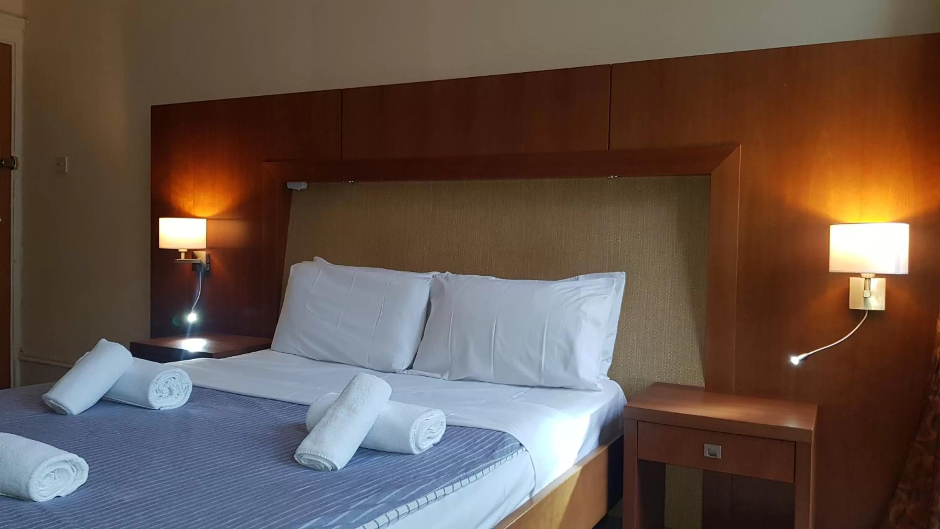 Bed in Aberdeen House