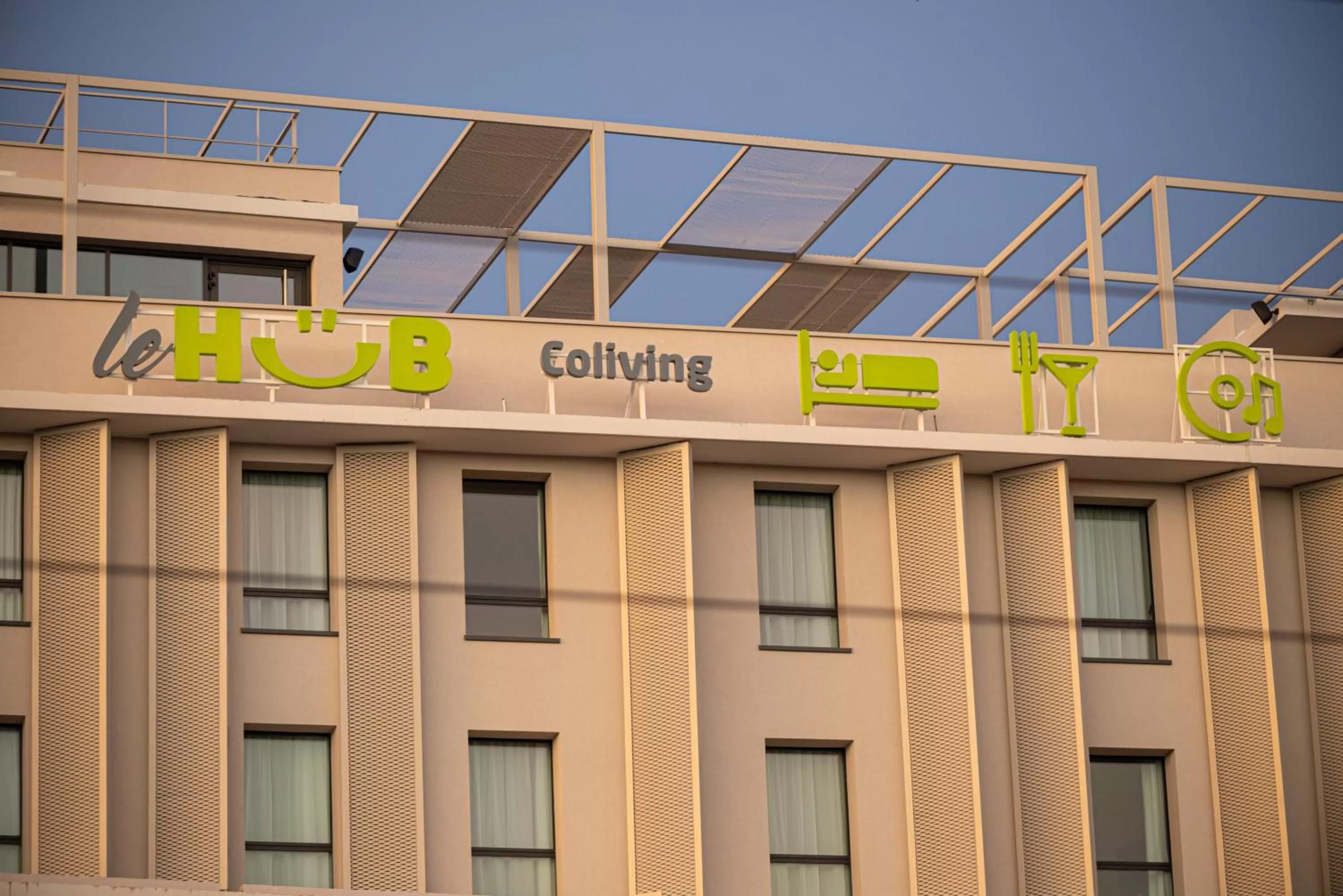 Property building in Apparthotel Privilodges Toulon