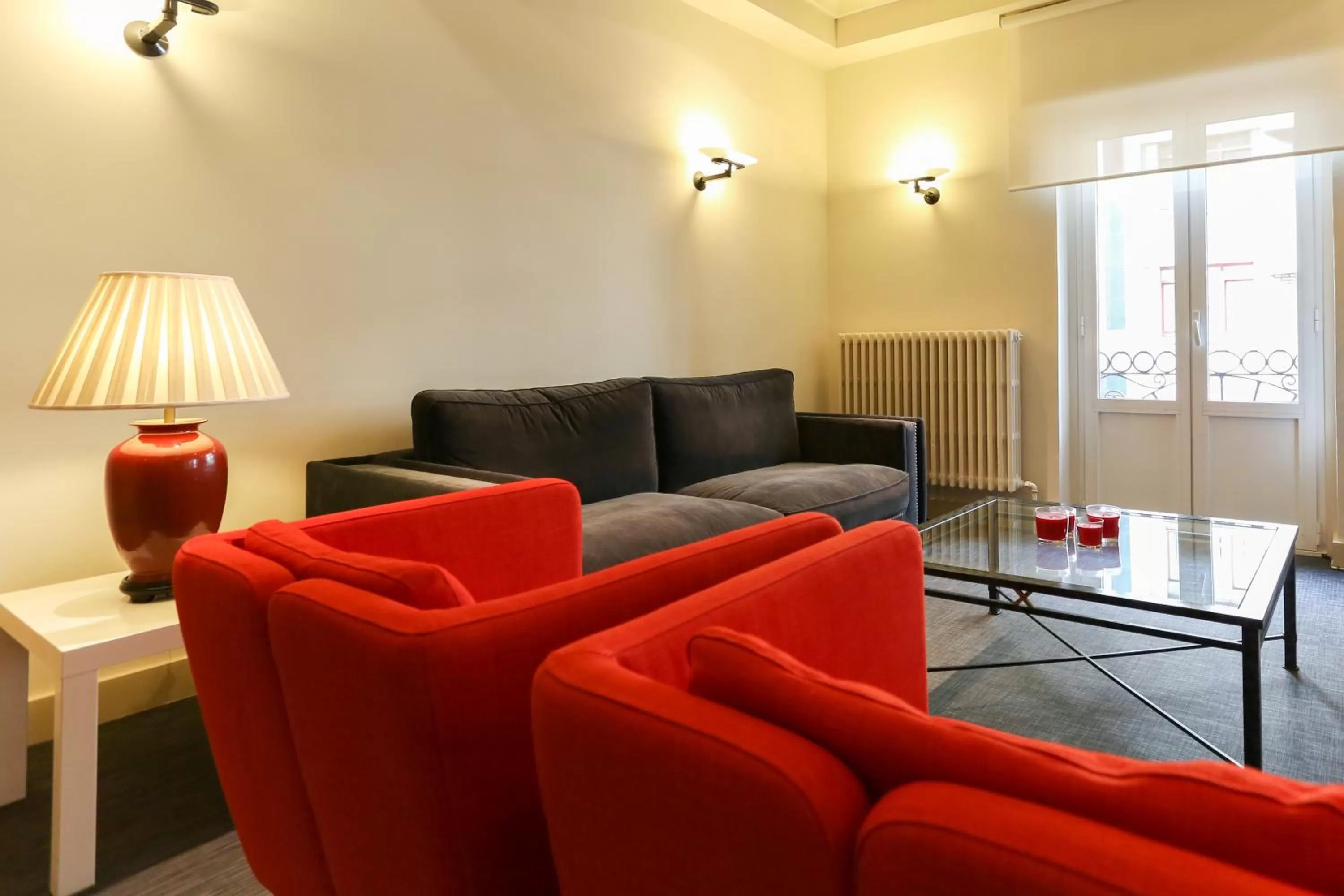 Communal lounge/ TV room in Habitus Hotel Leyre