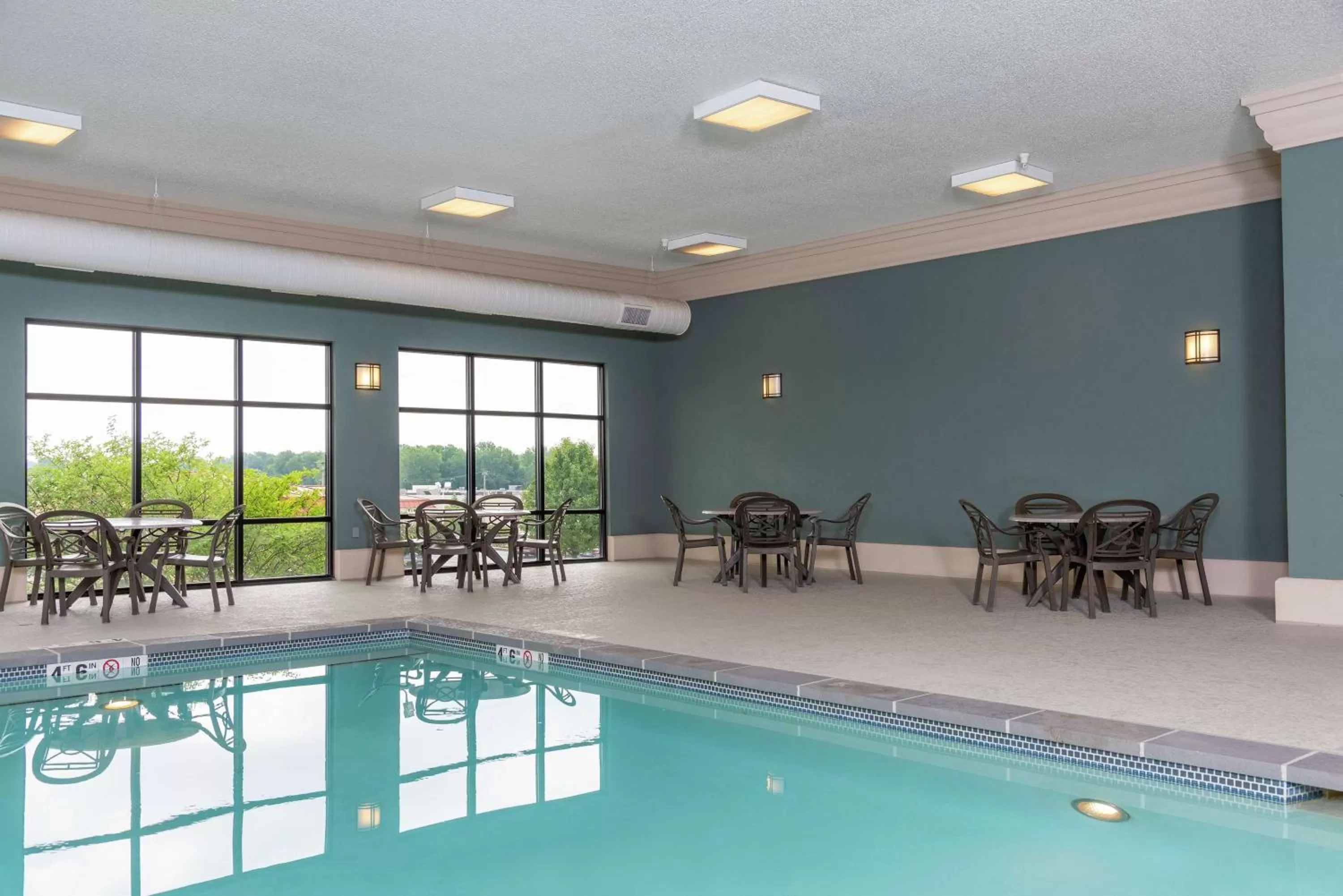 Pool view in Hampton Inn Warsaw