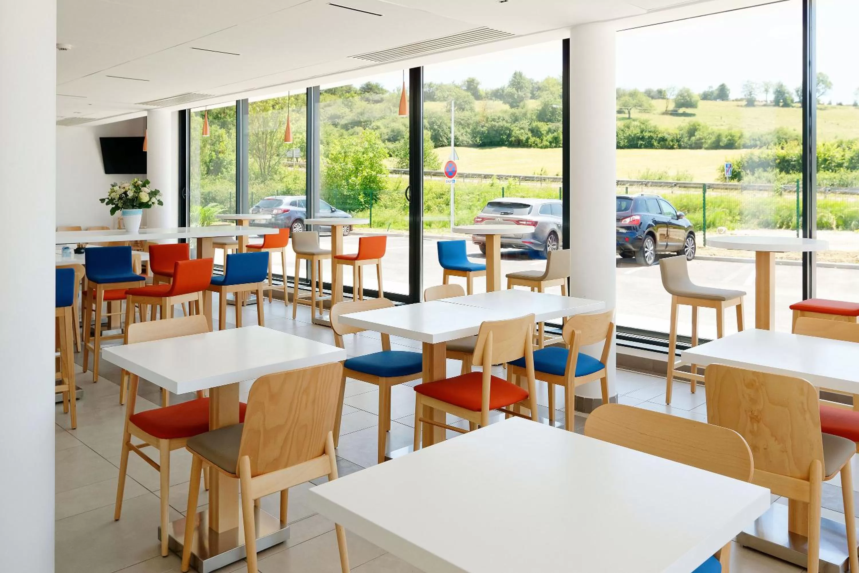 Restaurant/places to eat in Hôtel AKENA Besançon