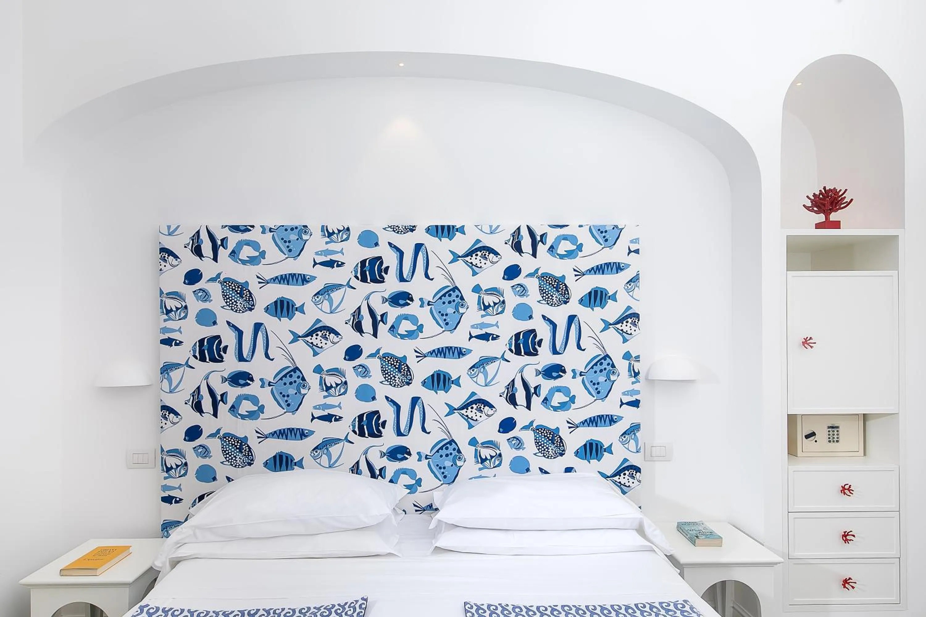 Decorative detail, Bed in Tramonto d'Oro