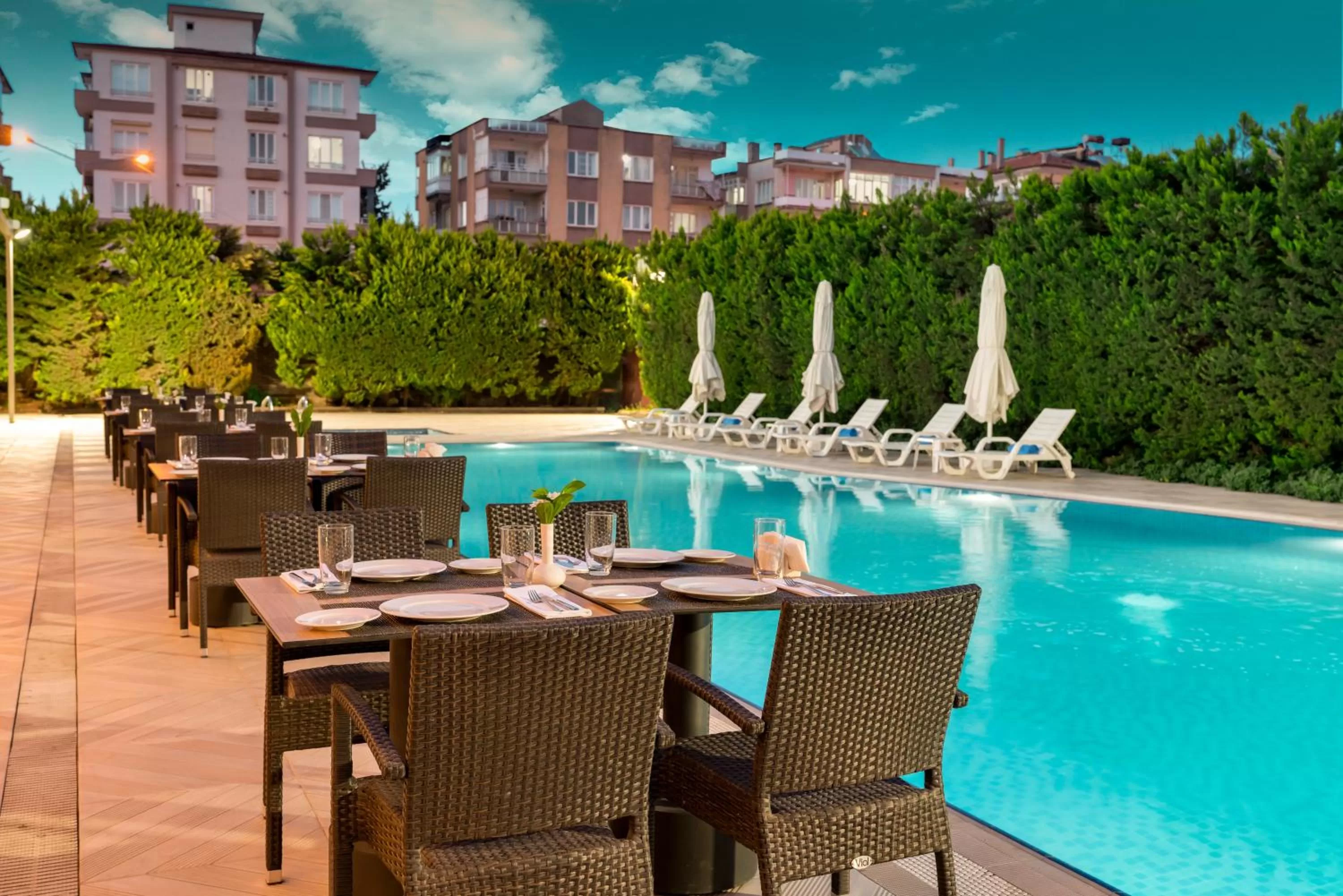 Swimming pool in Novotel Gaziantep