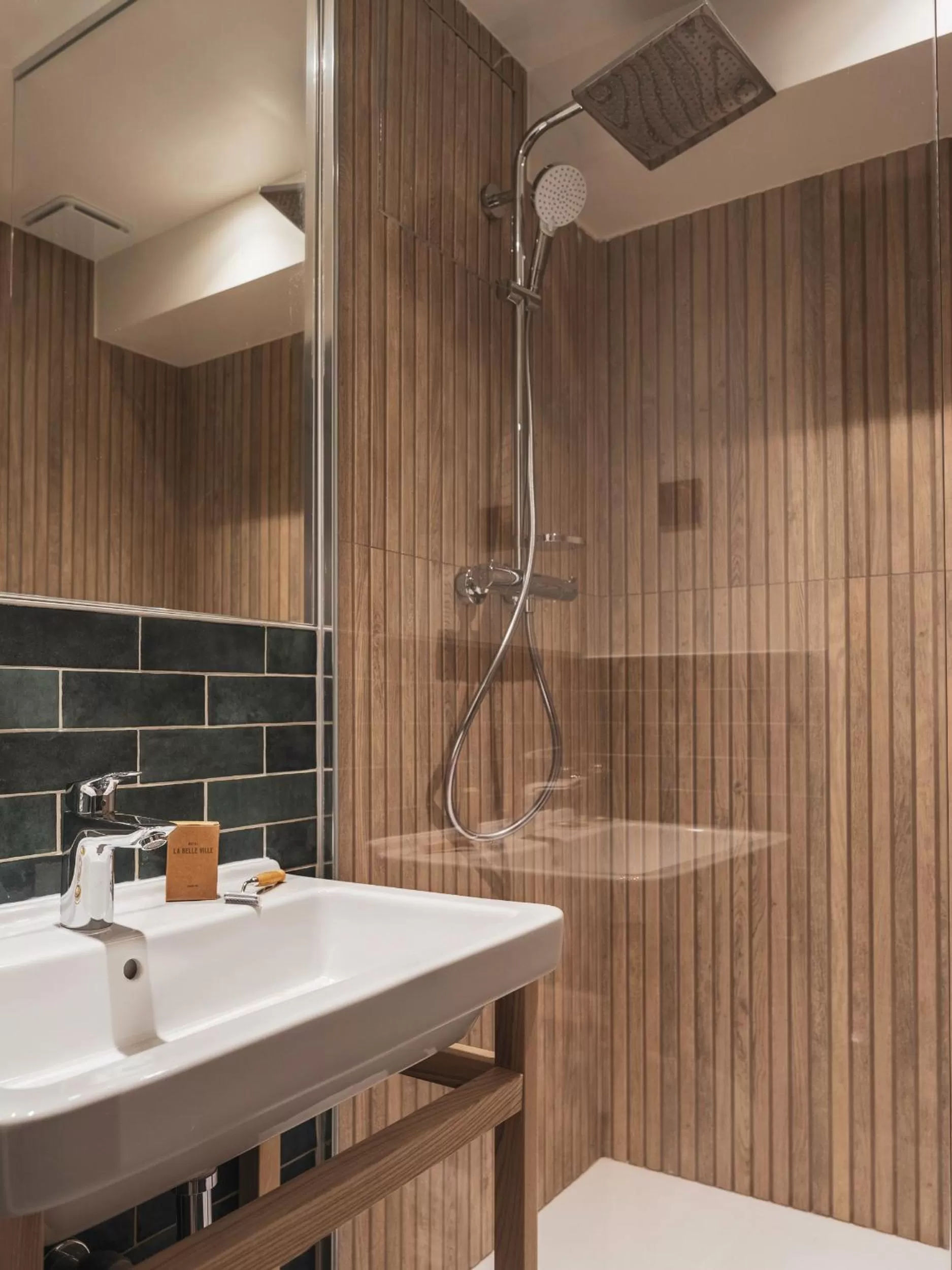 Bathroom in La Belle Ville